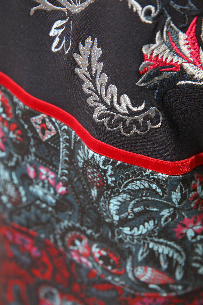 vêtement artist la marque pull-brode-memory