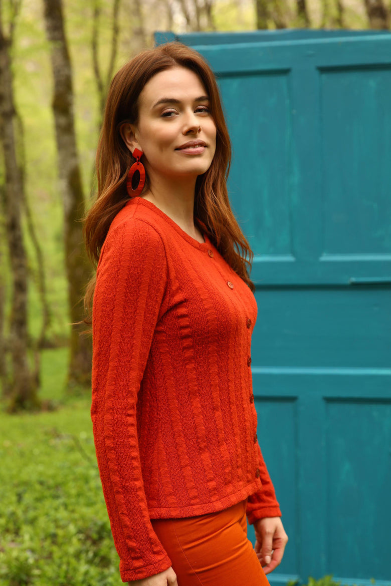 vêtement artist la marque cardigan-uni-legende-d-automne