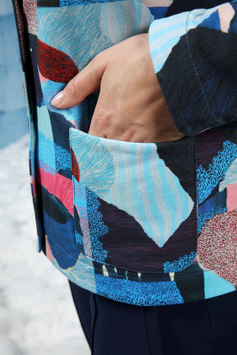 vêtement artist la marque cardigan-imprime-un-monde-recompose