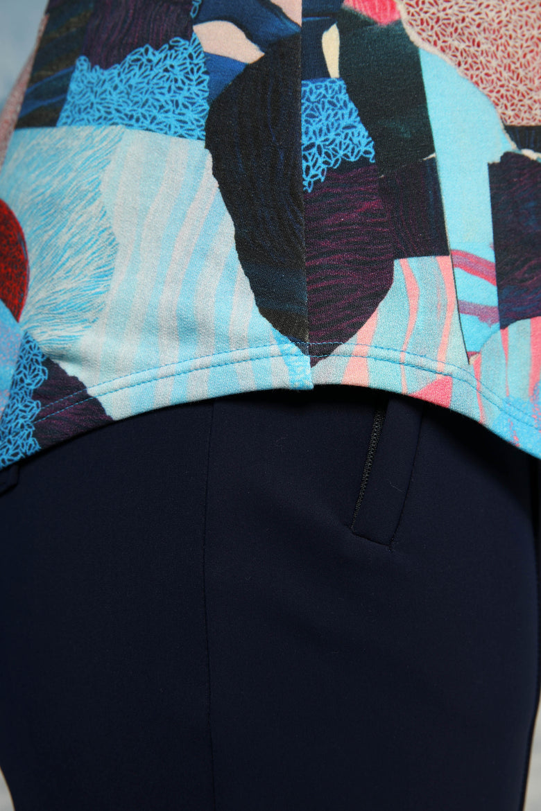vêtement artist la marque pull-imprime-un-monde-recompose