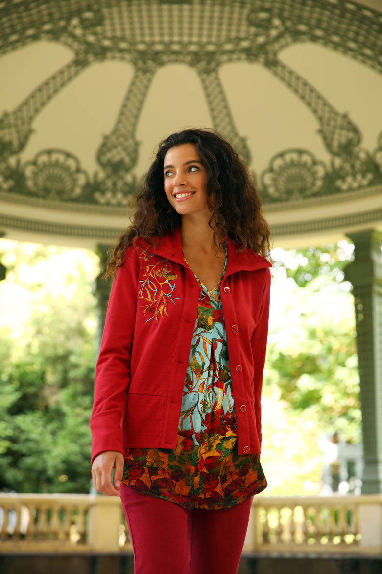 vêtement artist la marque cardigan-uni-brode-jardins-enchantes