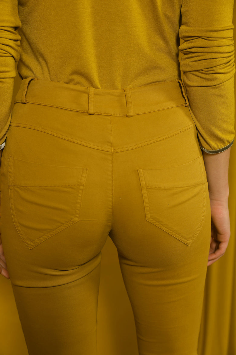 vêtement artist la marque pantalon-univers