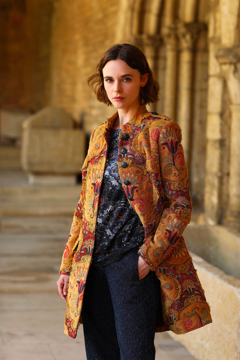 vêtement artist la marque redingote-tapisserie