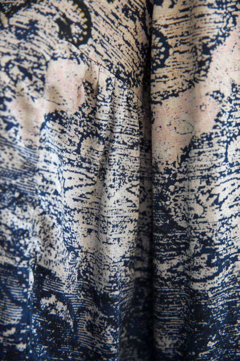 vêtement artist la marque top-ample-tapisserie