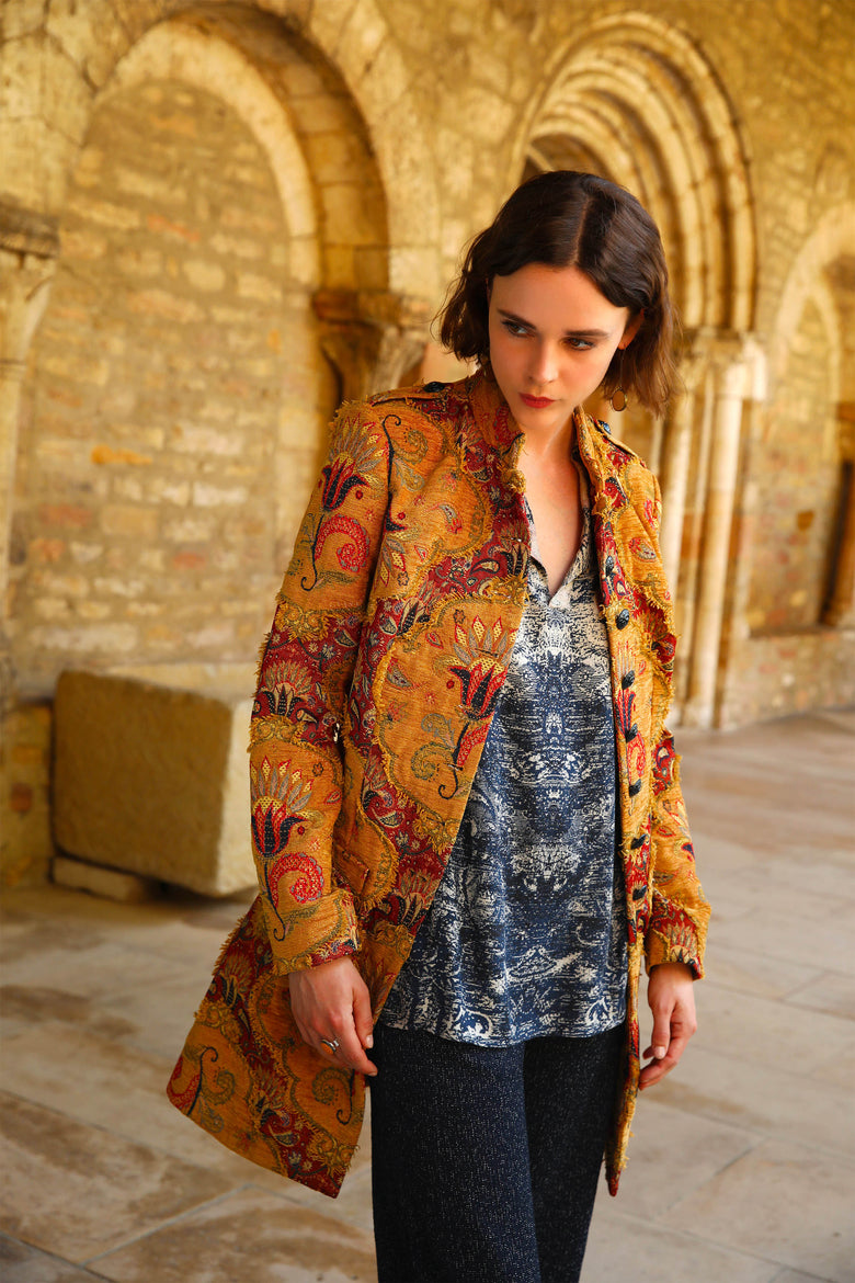 vêtement artist la marque top-ample-tapisserie