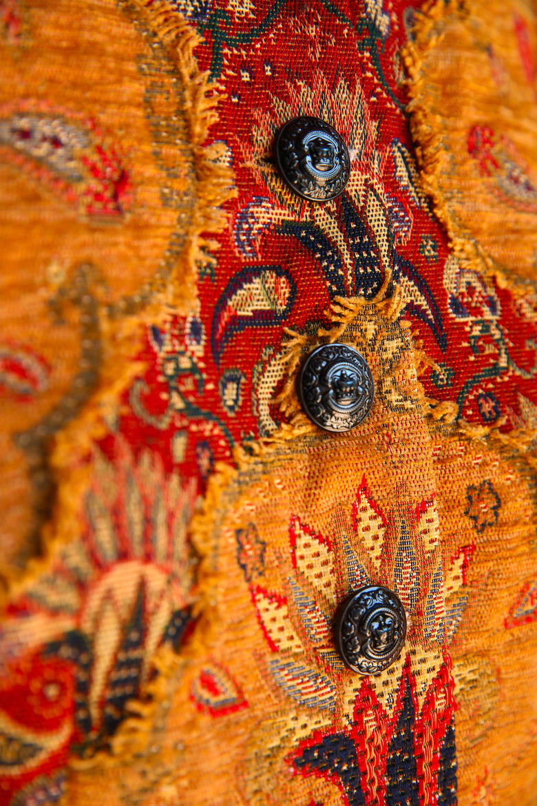 vêtement artist la marque redingote-tapisserie