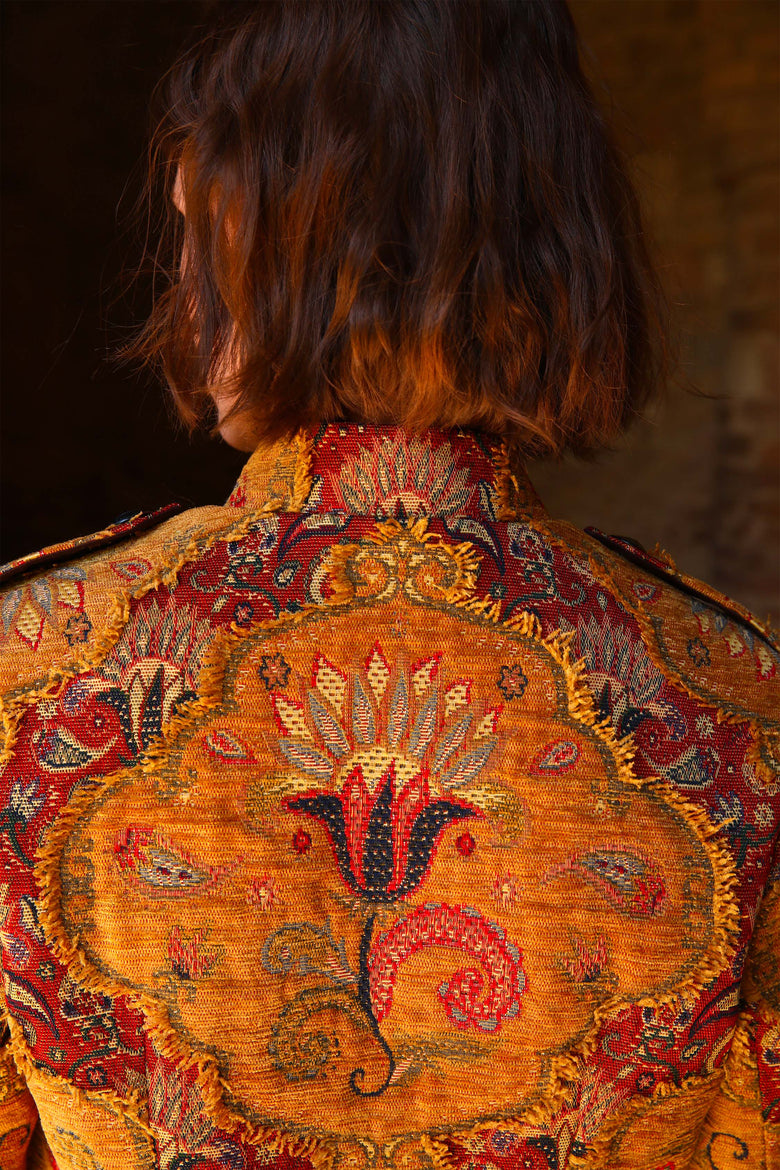 vêtement artist la marque redingote-tapisserie