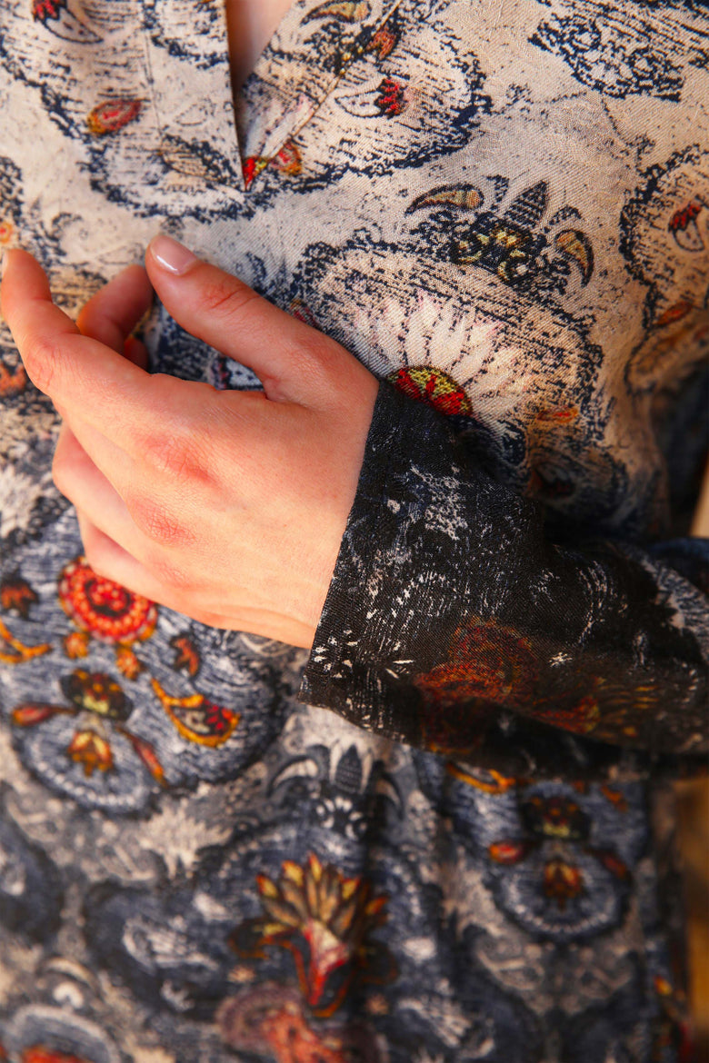 vêtement artist la marque robe-imprimee-tapisserie