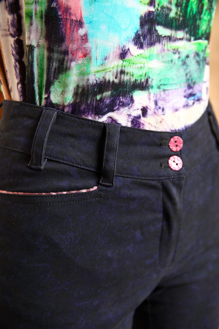 vêtement artist la marque pantalon-barocco