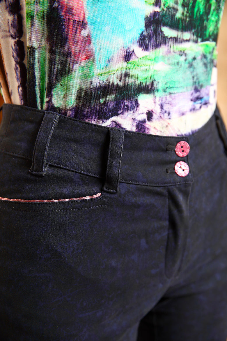 vêtement artist la marque pantalon-barocco