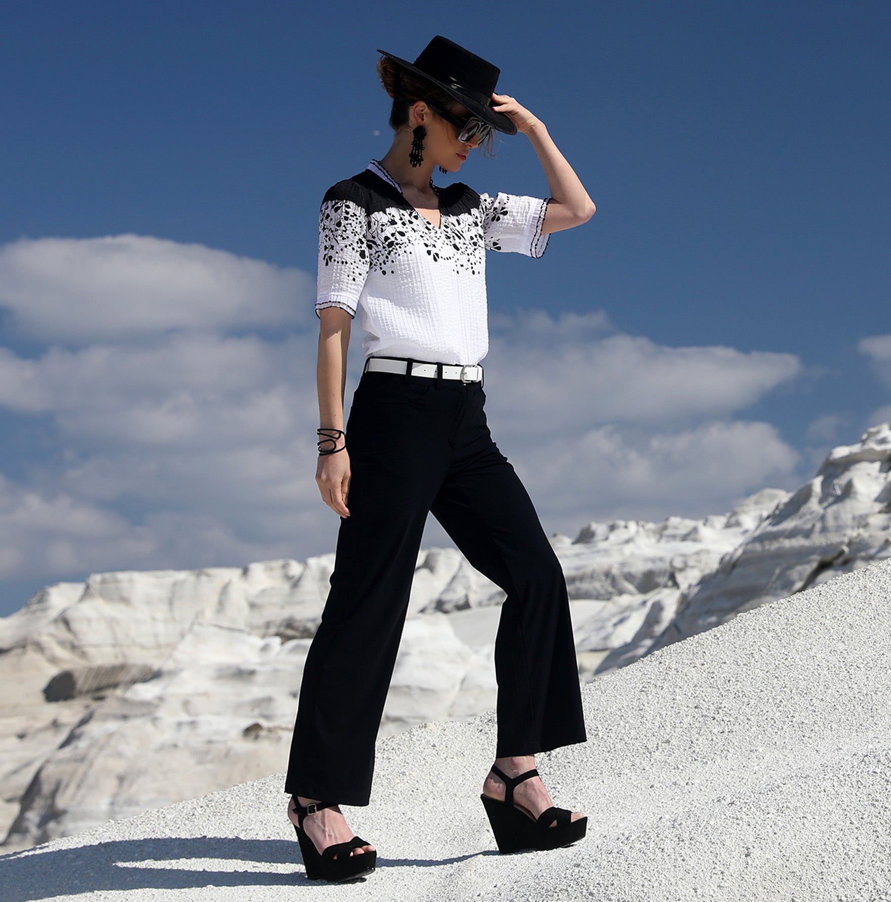 THE PANTS | WHITE ON BLACK