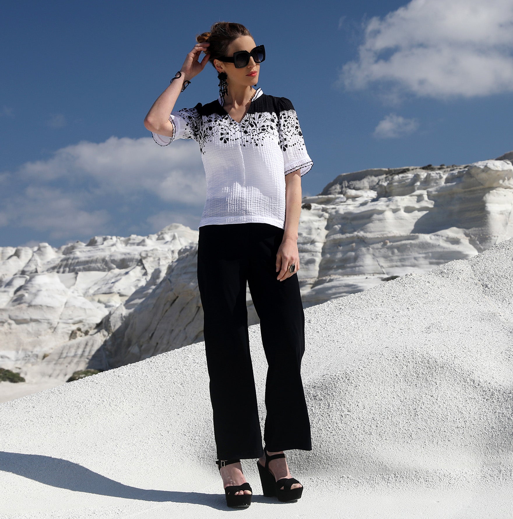 THE BLOUSE | WHITE ON BLACK