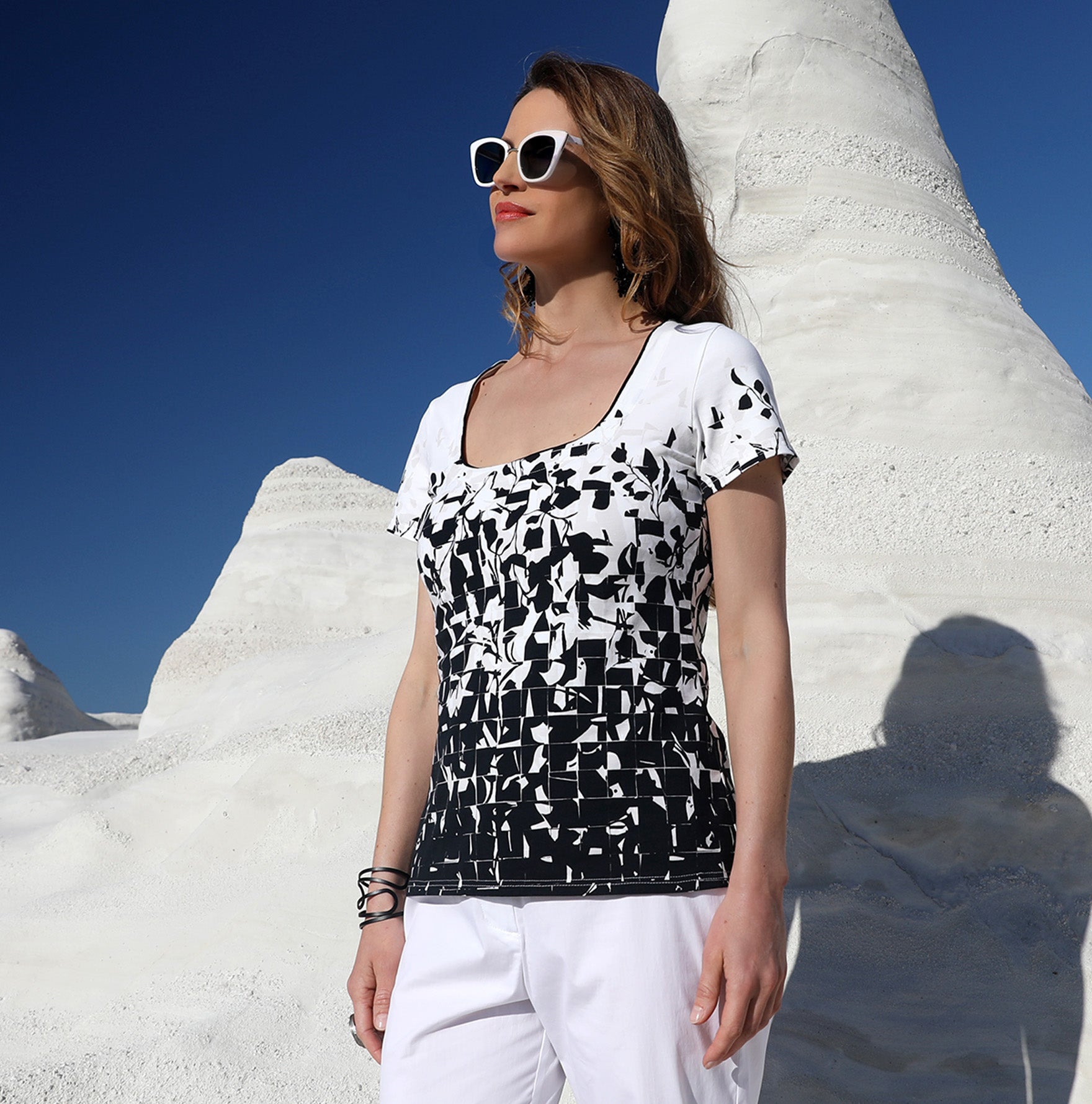 THE SQUARE NECK TOP | WHITE ON BLACK