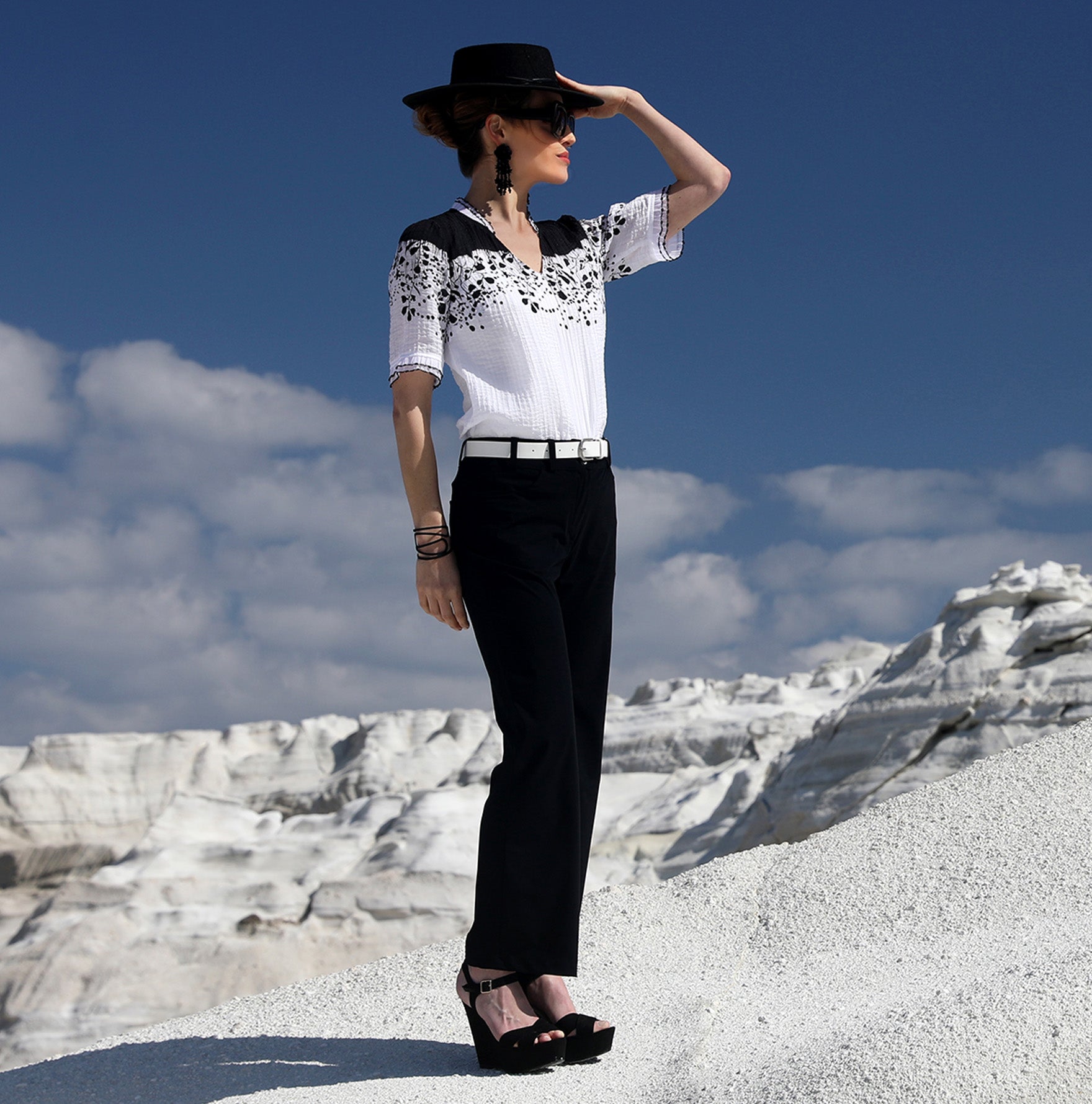 THE PANTS | WHITE ON BLACK