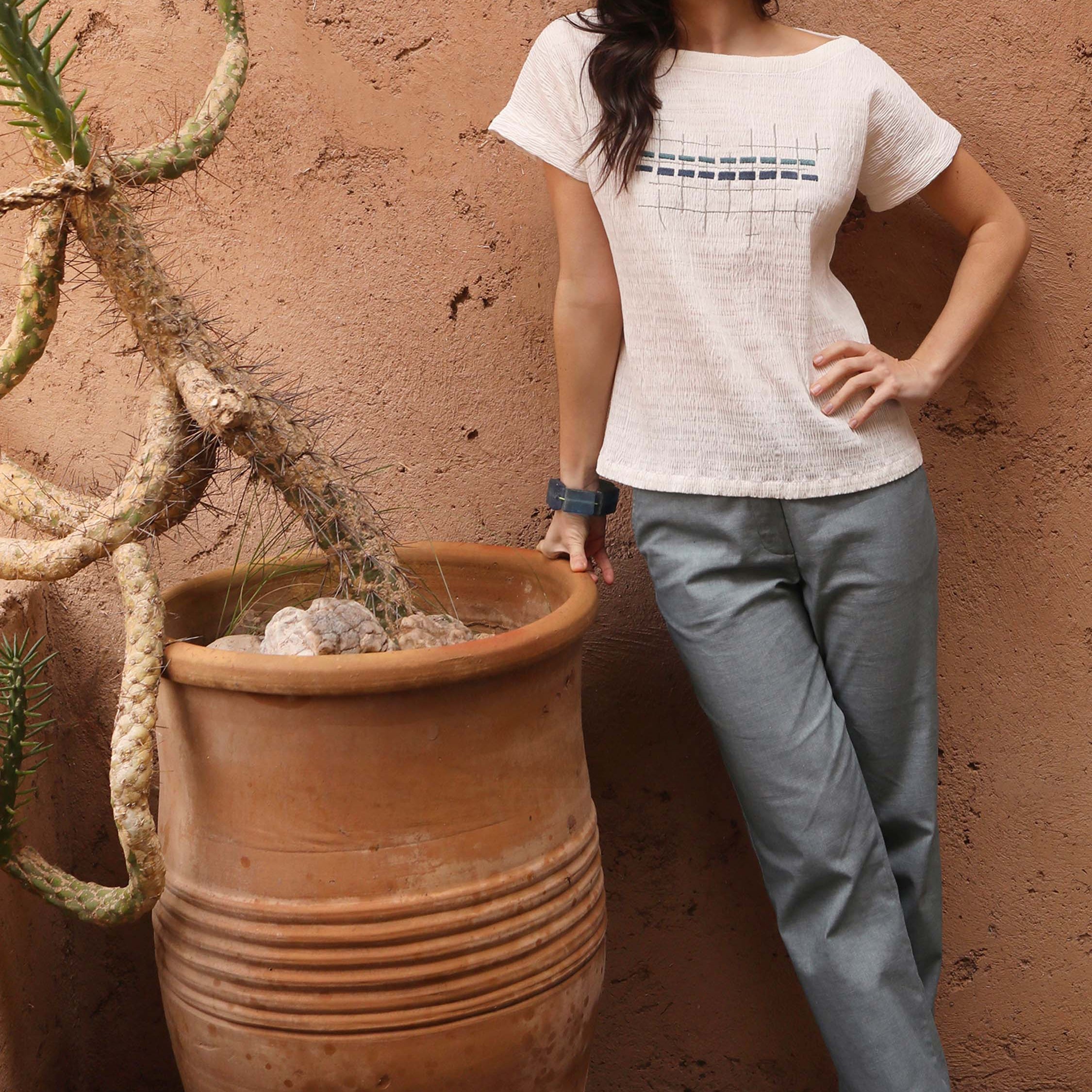 THE EMBROIDERED TOP | THE BLUE WORDS