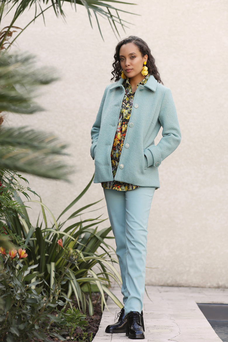 vêtement artist la marque pantalon-suede-bleu-pastel-a-fleur-de-peau