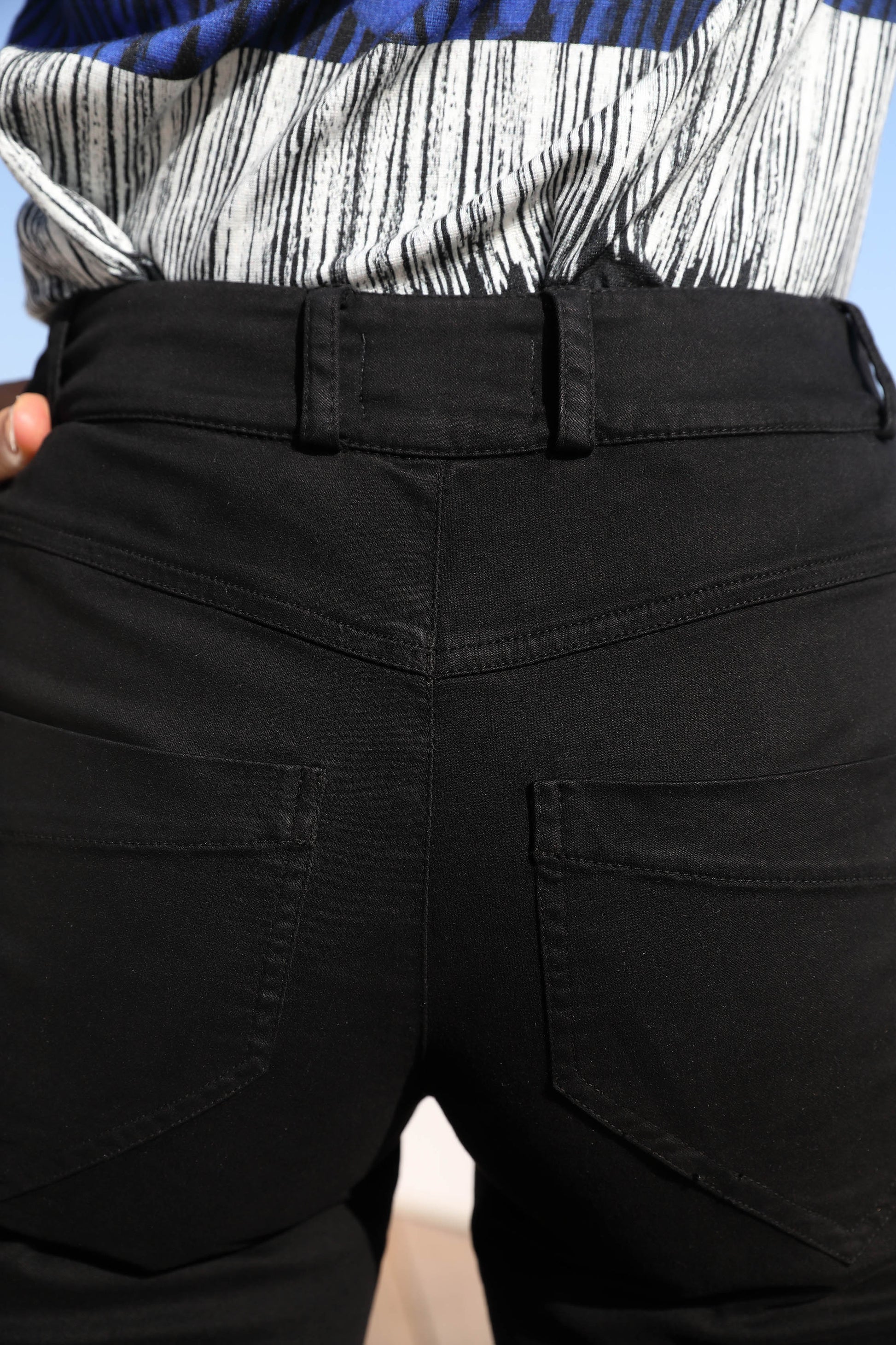 LE PANTALON SUÉDÉ NOIR | ARTIC