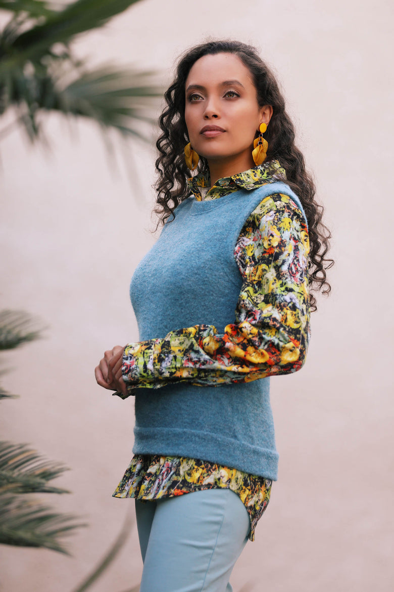 vêtement artist la marque pull-sans-manches-a-fleur-de-peau