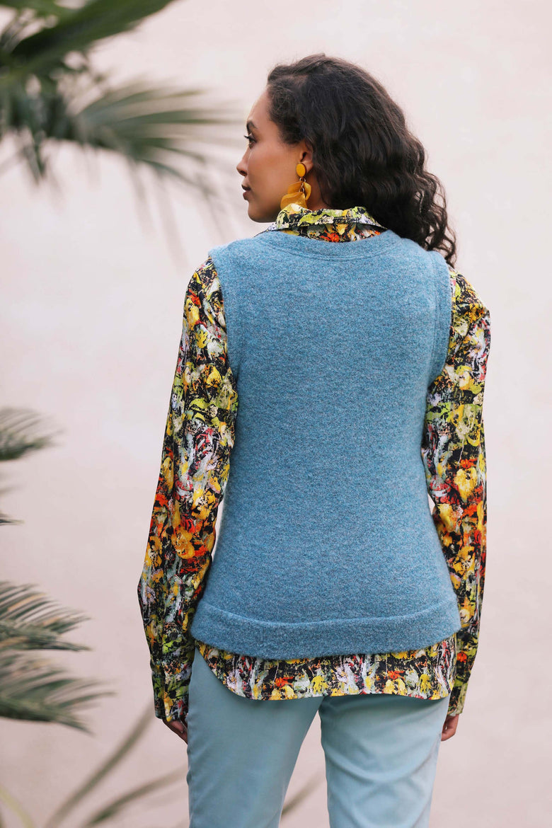 vêtement artist la marque pull-sans-manches-a-fleur-de-peau