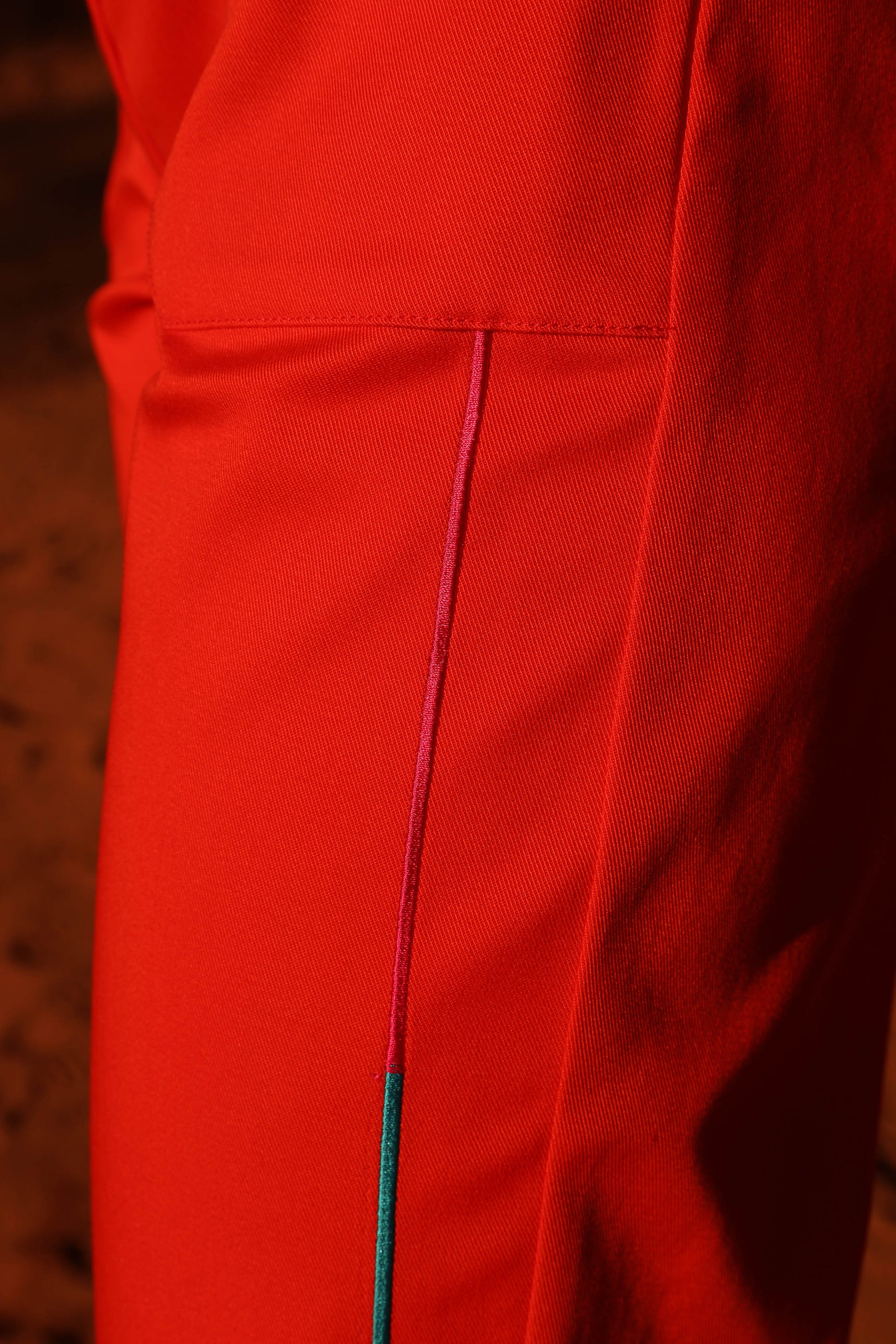 LE PANTALON UNI BRODÉ | MILLE ET UNE COULEURS