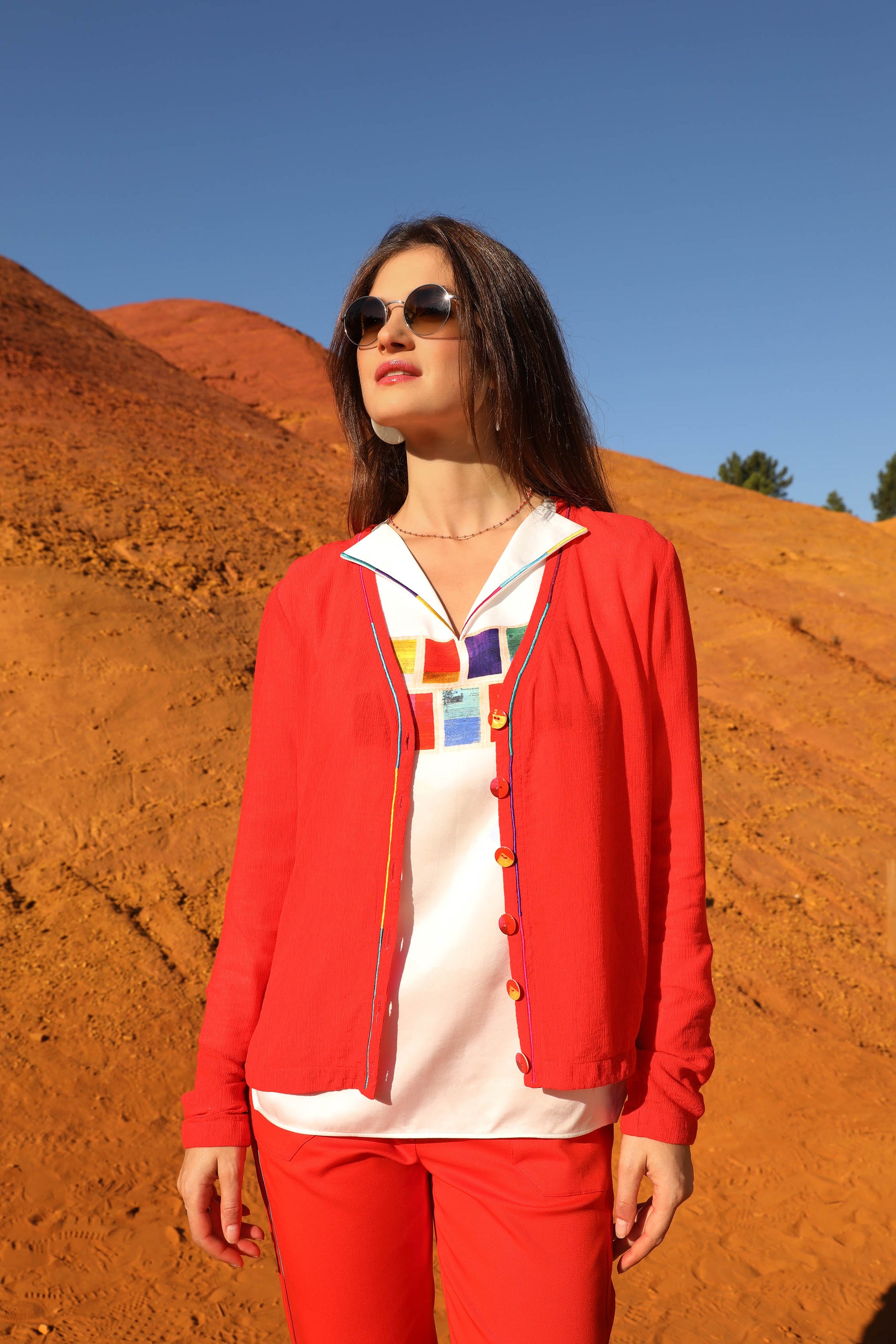 LE CARDIGAN UNI BRODÉ | MILLE ET UNE COULEURS