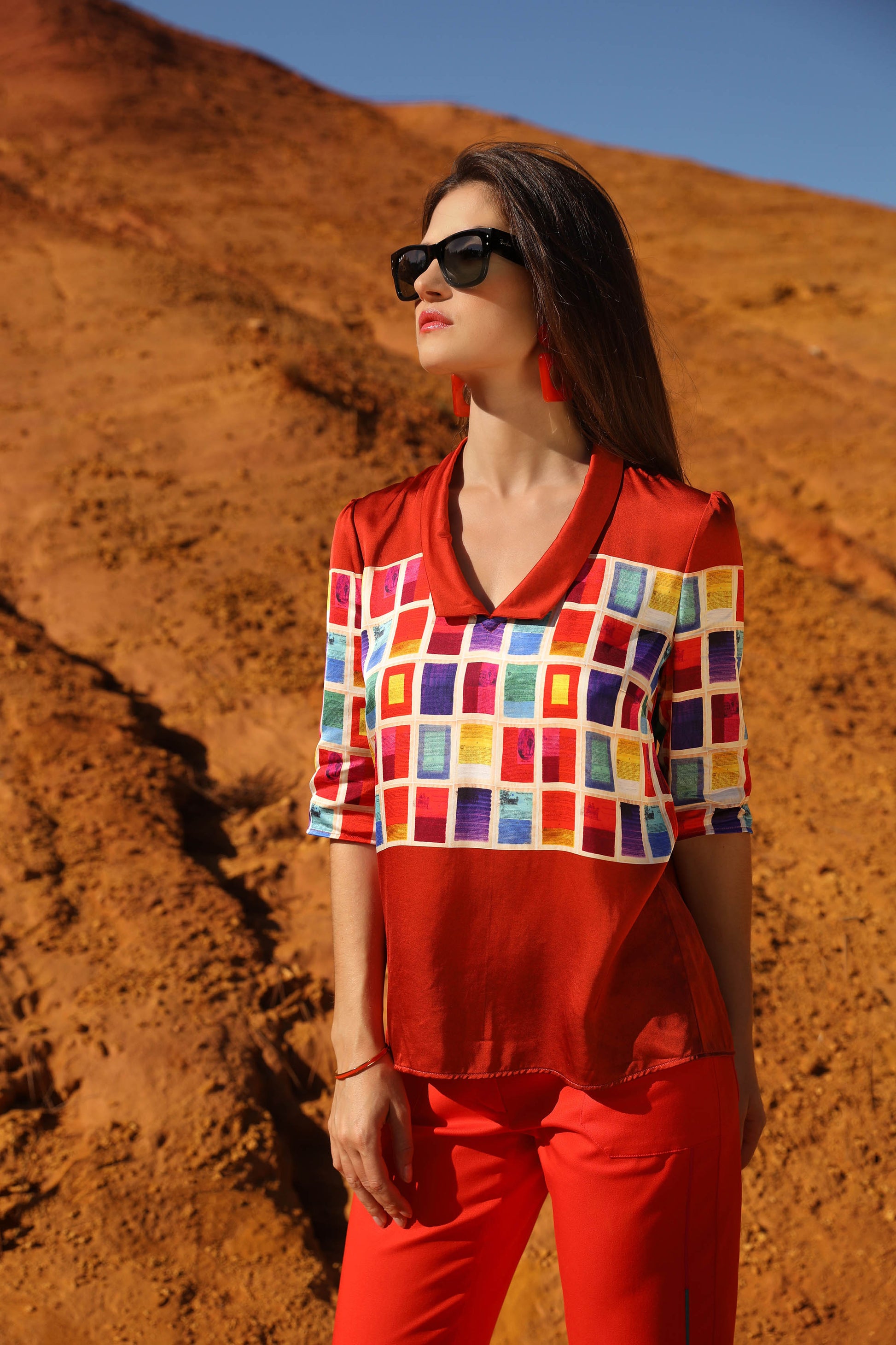 THE TOP WITH ELBOW SLEEVES | A THOUSAND AND ONE COLORS