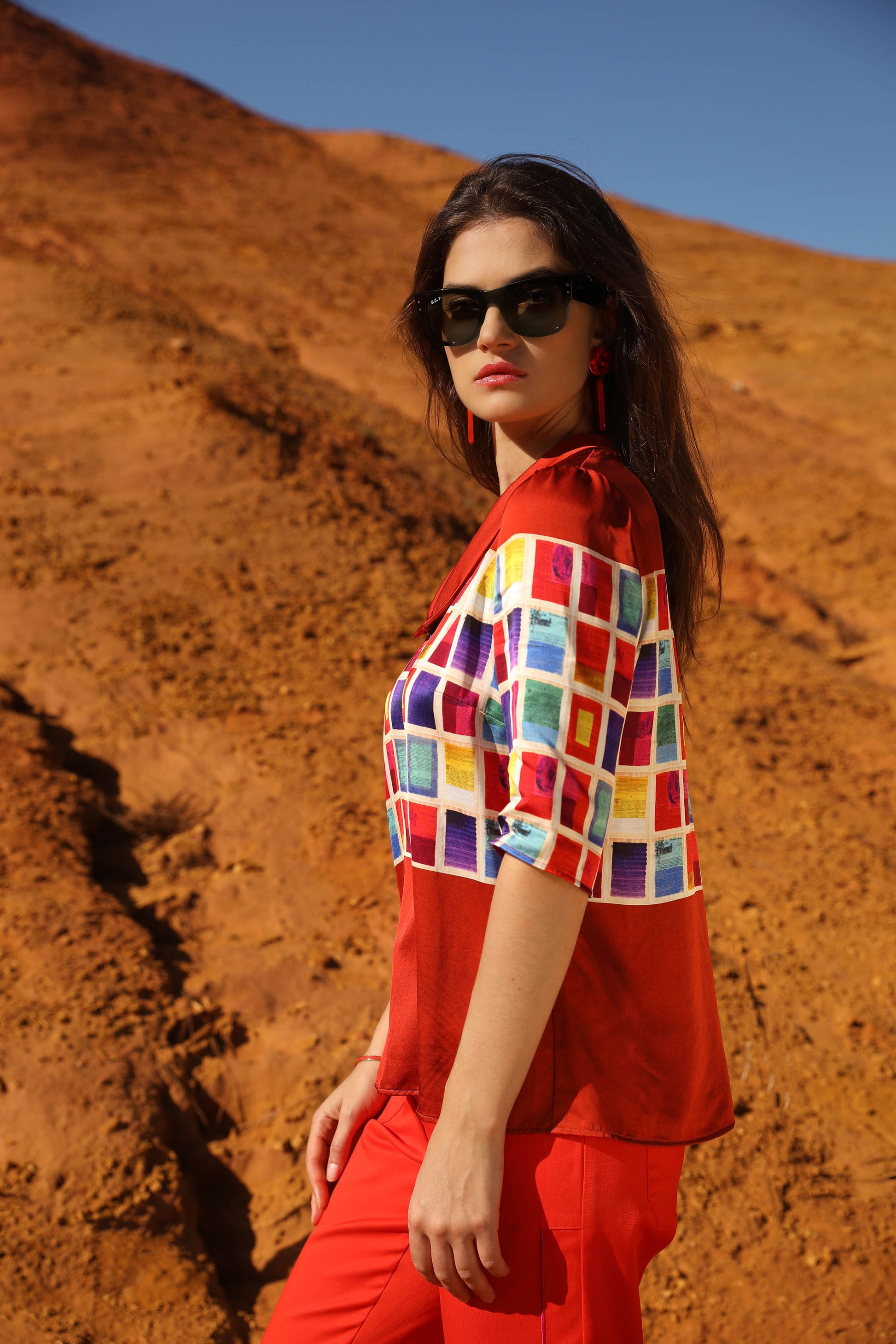 THE TOP WITH ELBOW SLEEVES | A THOUSAND AND ONE COLORS
