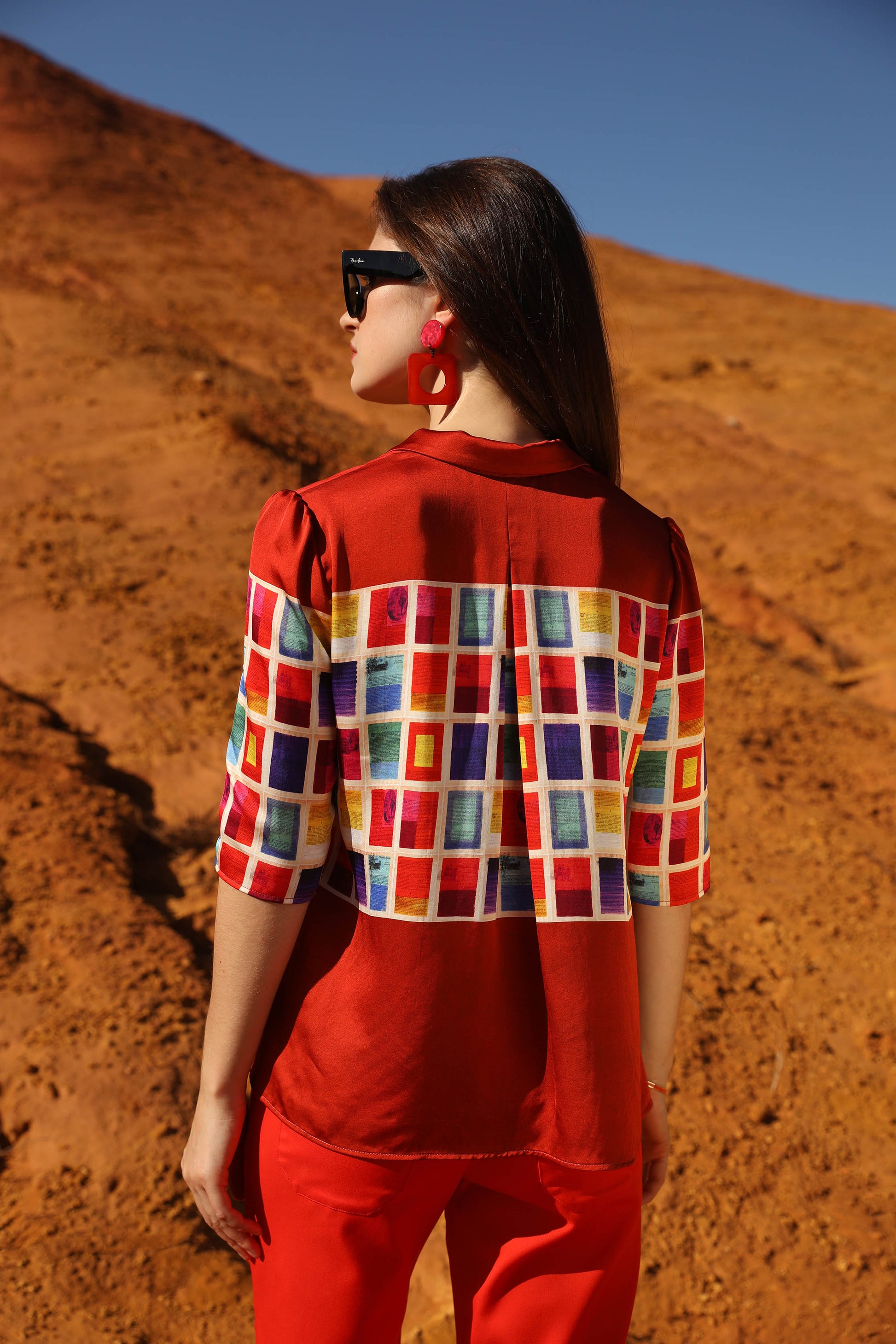 THE TOP WITH ELBOW SLEEVES | A THOUSAND AND ONE COLORS