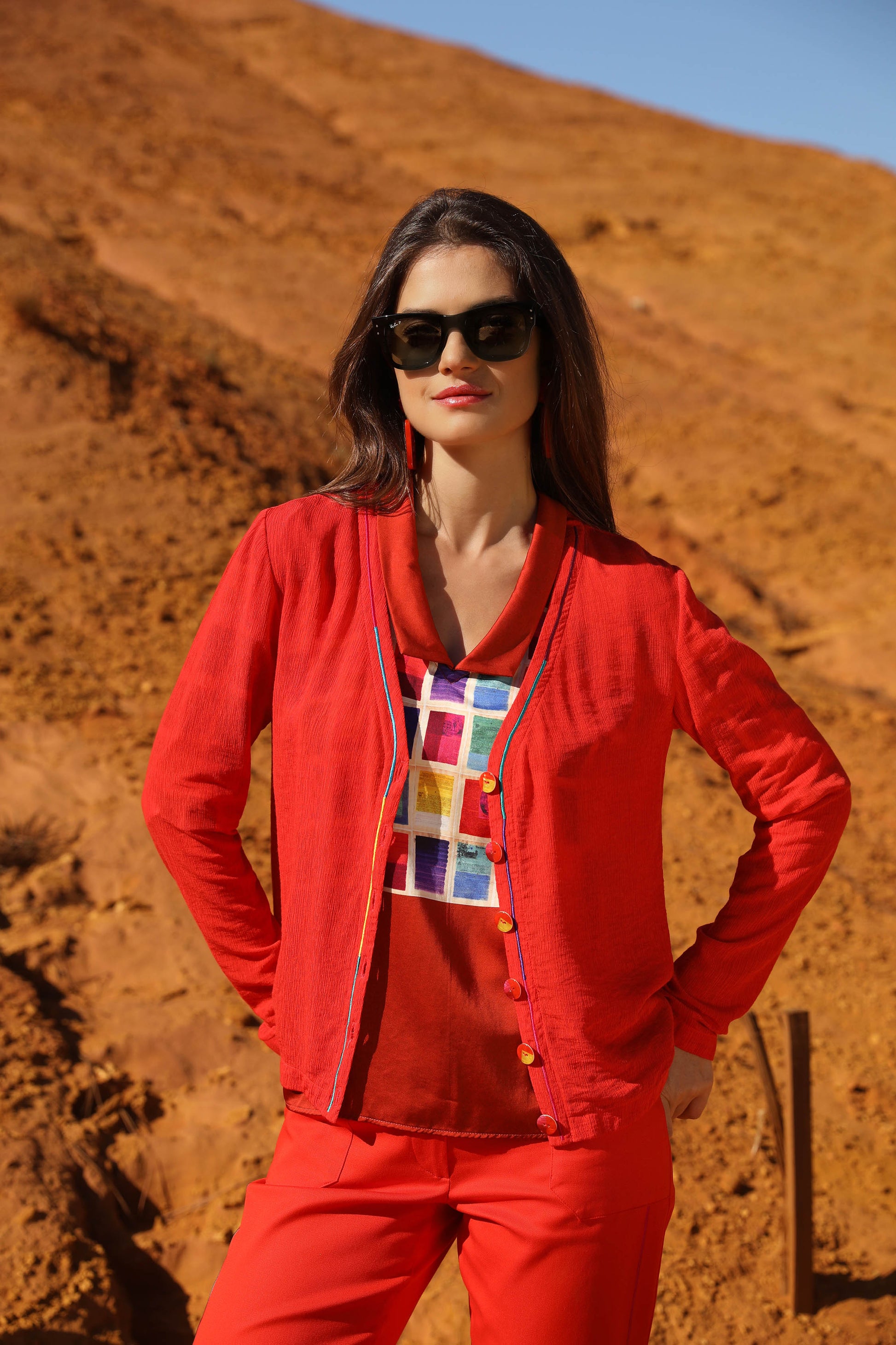 LE CARDIGAN UNI BRODÉ | MILLE ET UNE COULEURS