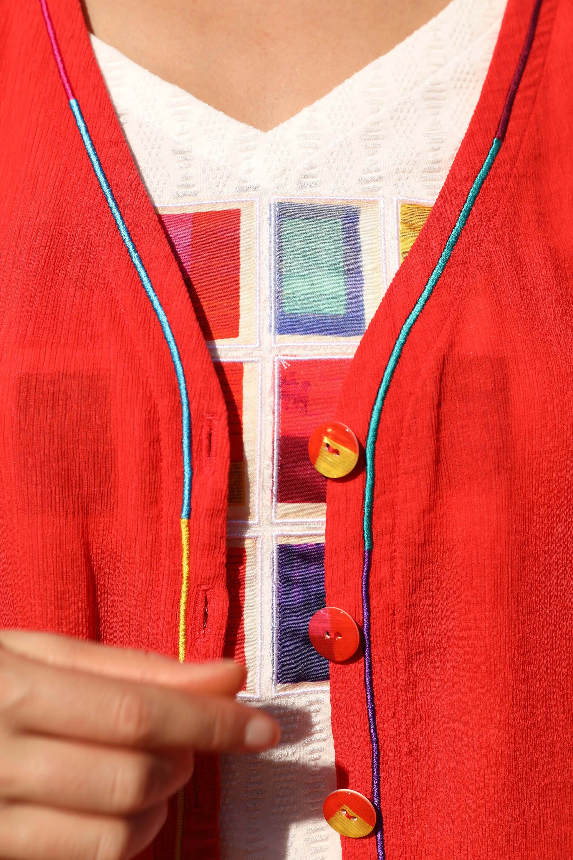 LE CARDIGAN UNI BRODÉ | MILLE ET UNE COULEURS