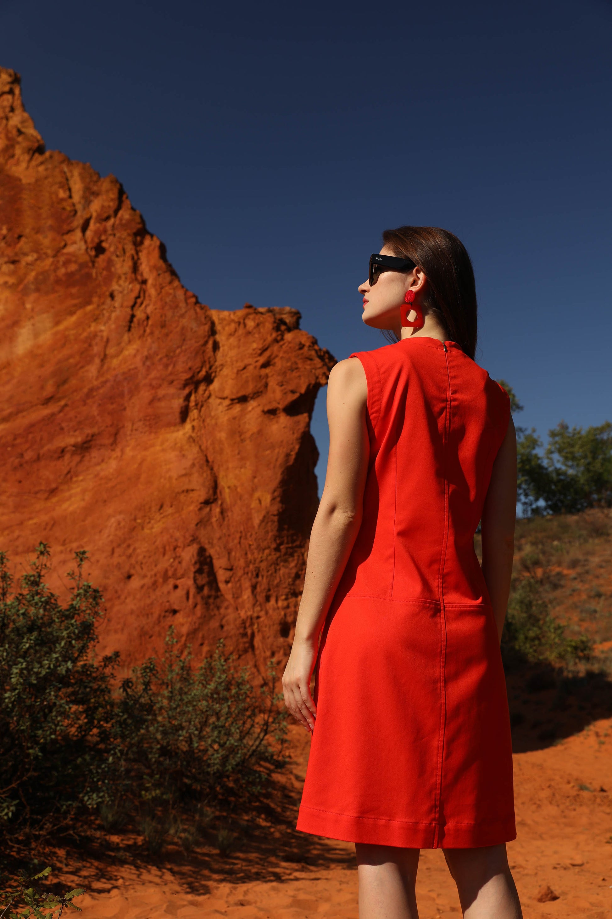 THE DRESS | A THOUSAND AND ONE COLORS