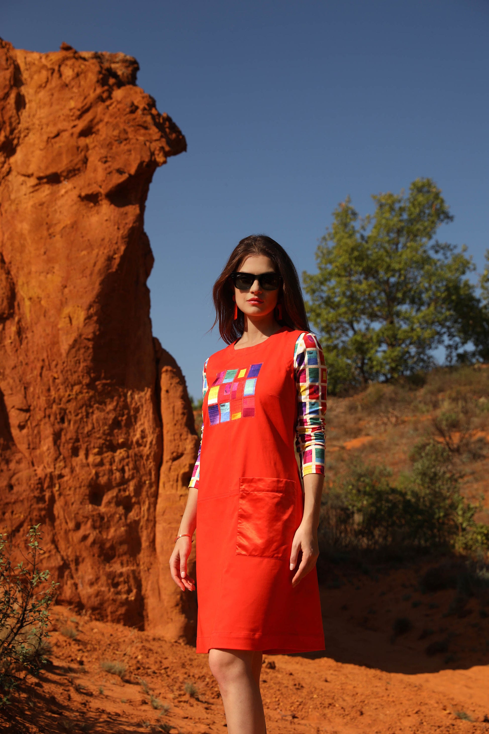 THE DRESS | A THOUSAND AND ONE COLORS