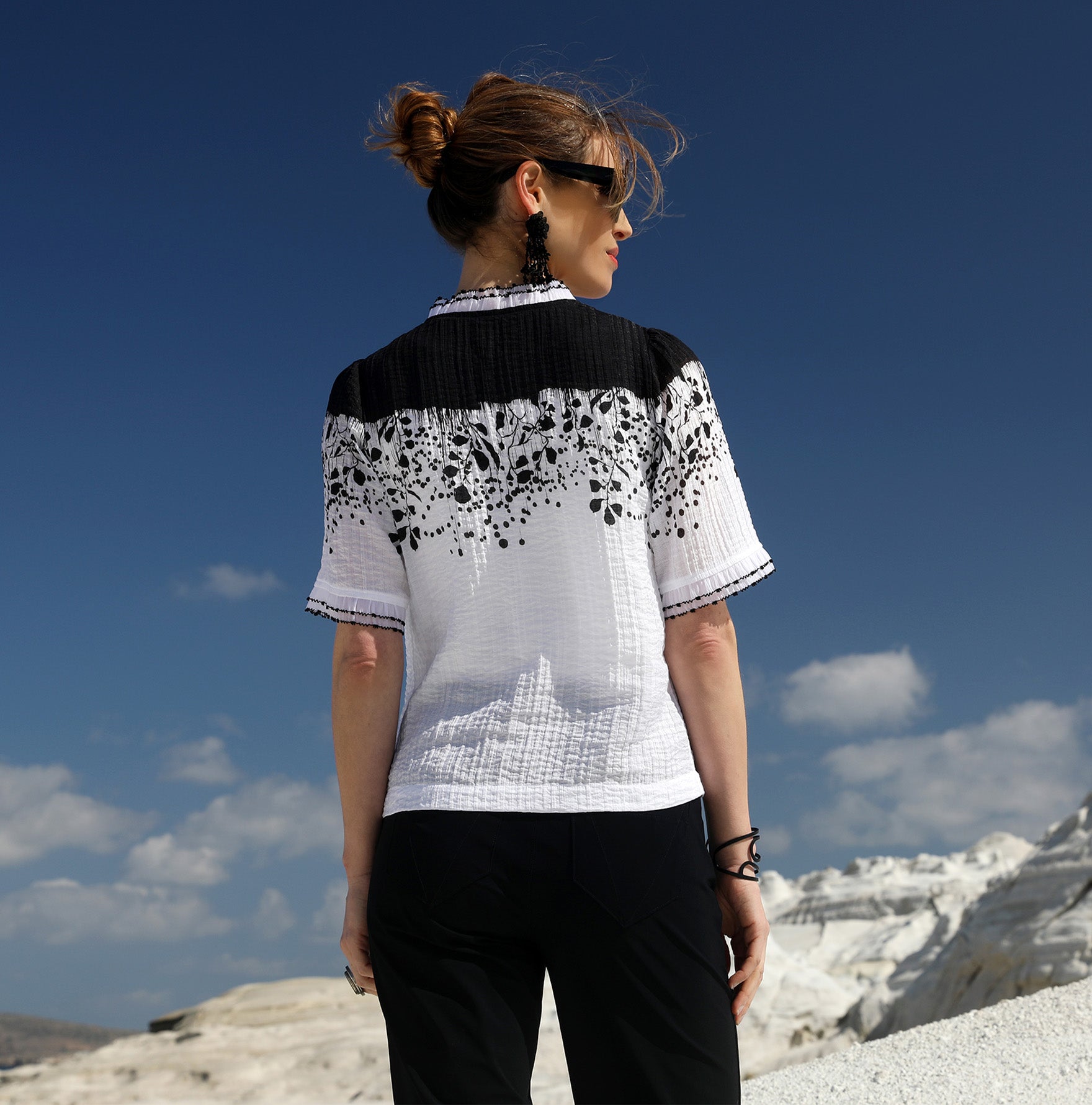 THE BLOUSE | WHITE ON BLACK