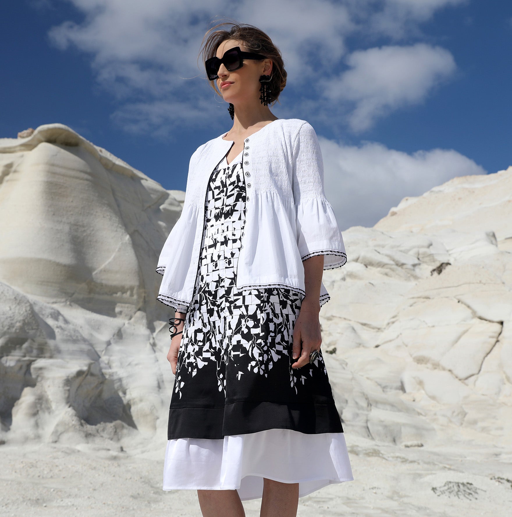 THE DRESS | WHITE ON BLACK