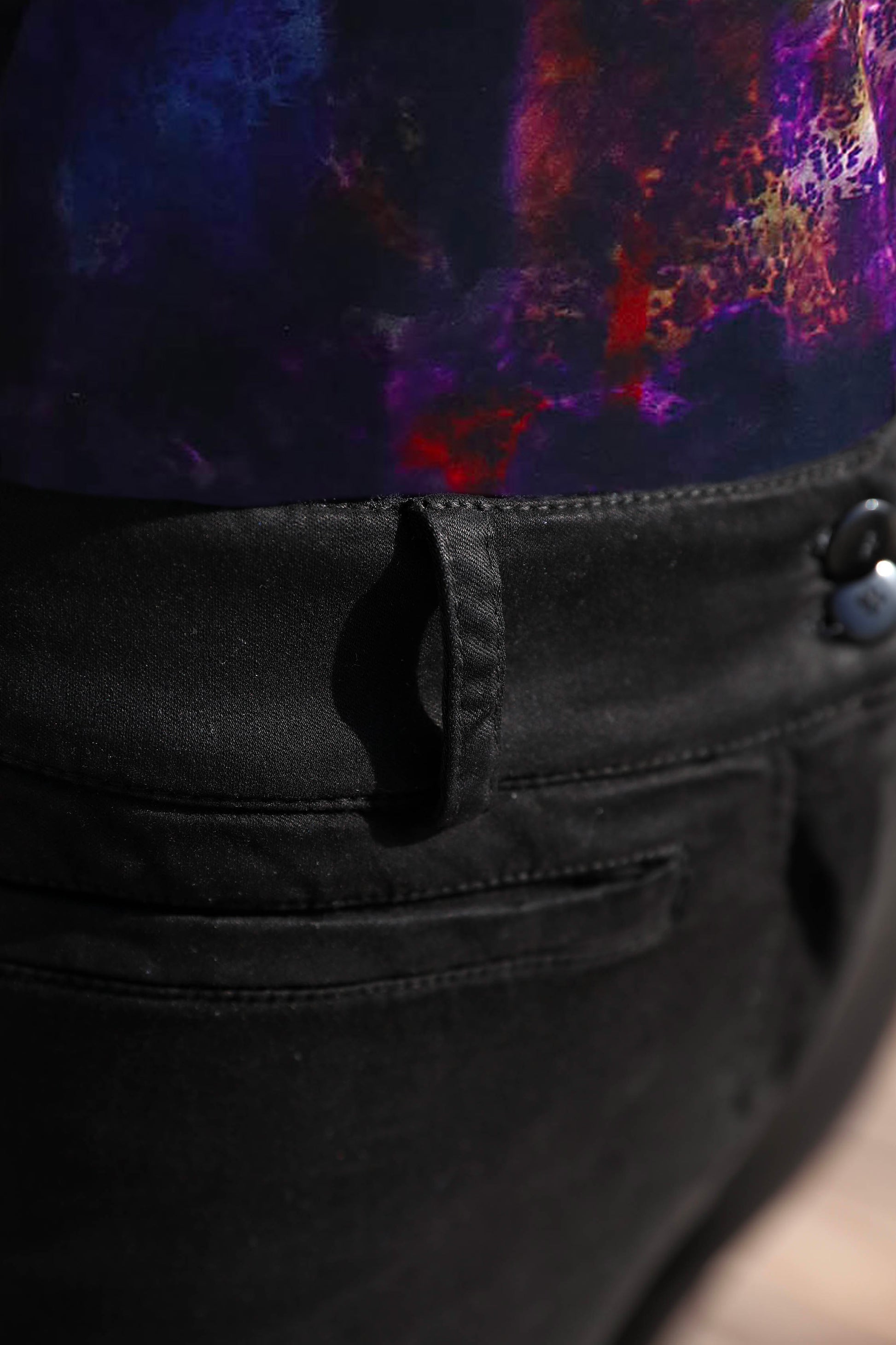 LE PANTALON SUÉDÉ NOIR | COULEUR POURPRE