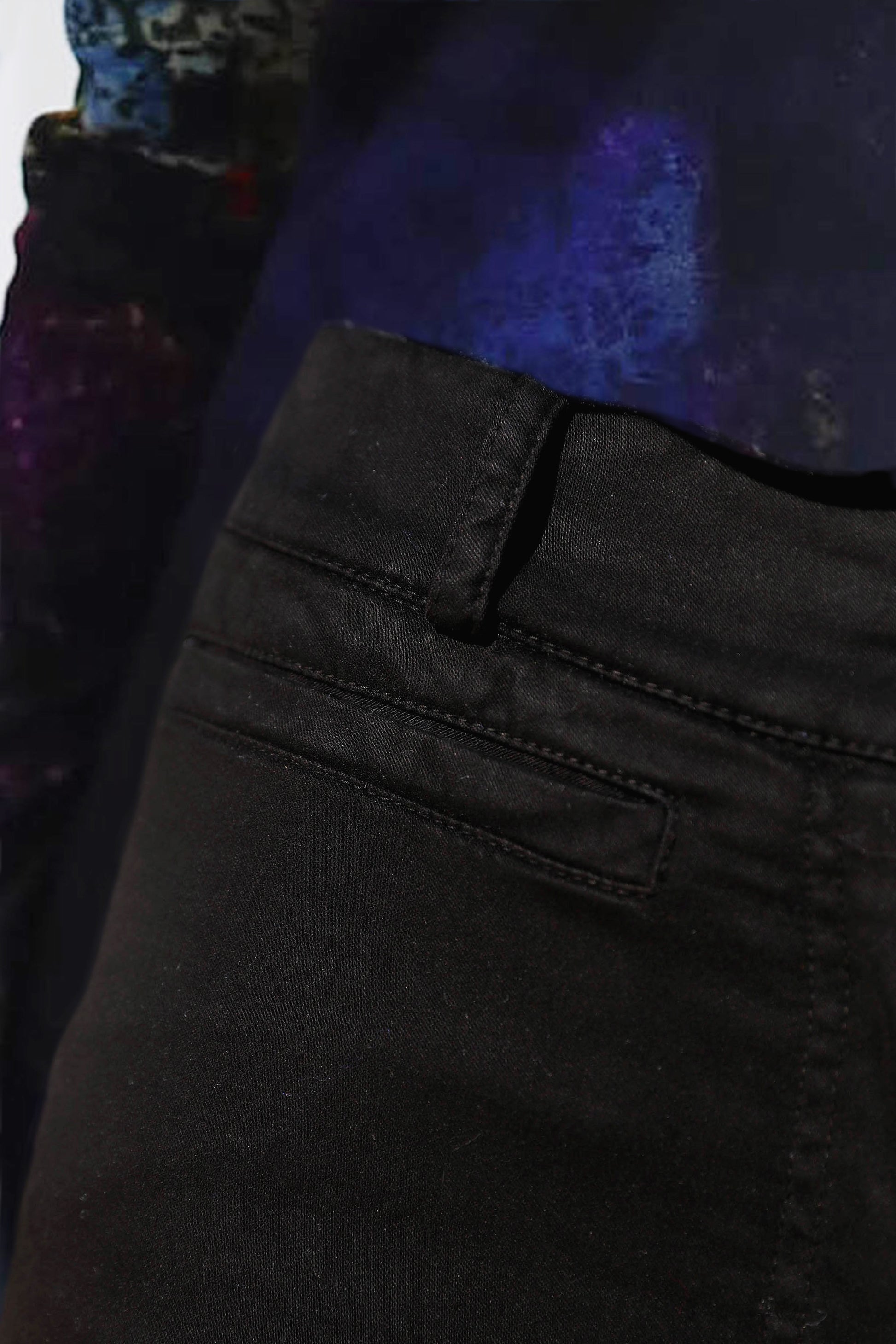 LE PANTALON SUÉDÉ NOIR | COULEUR POURPRE