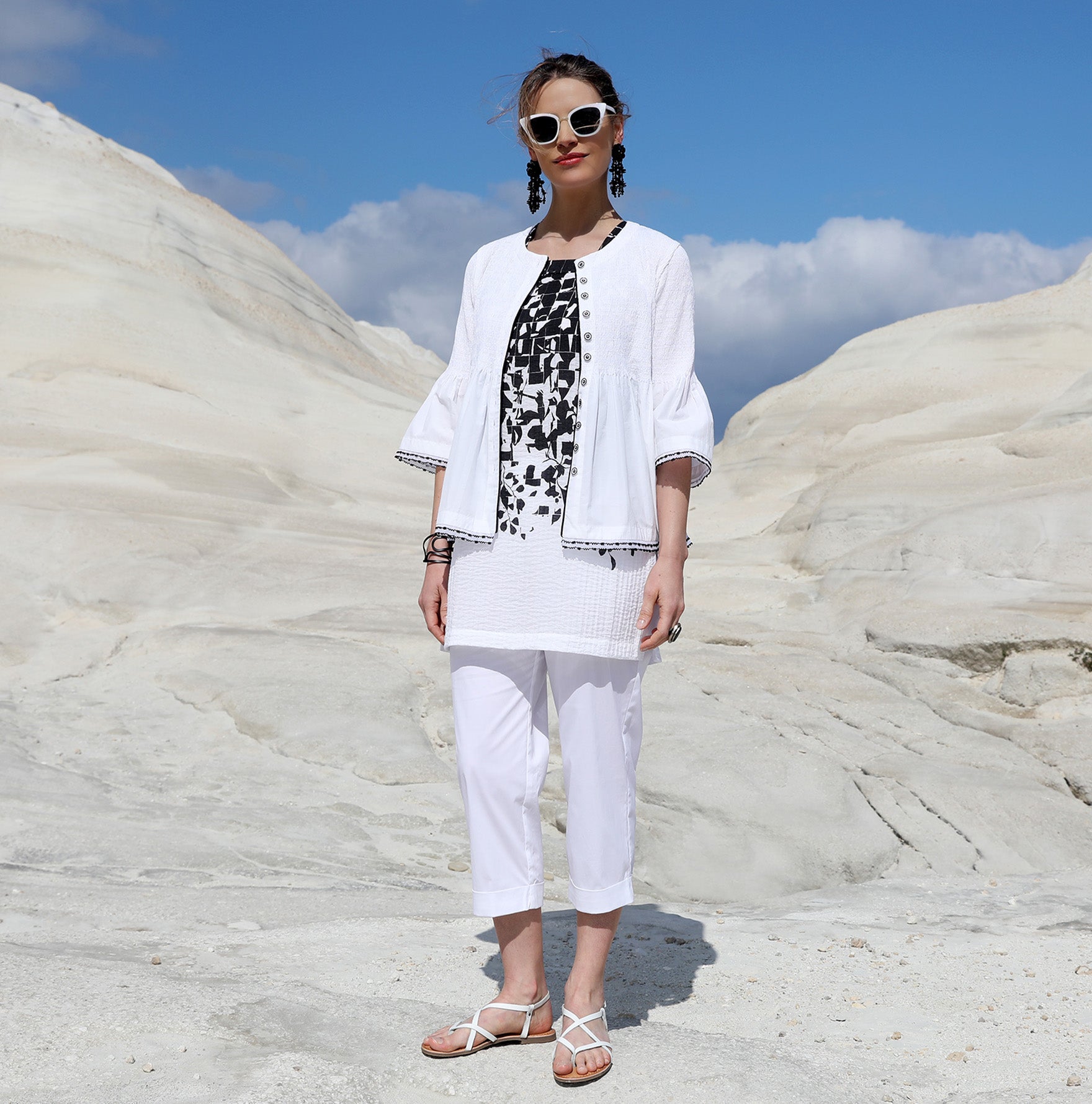 THE TUNIC | WHITE ON BLACK