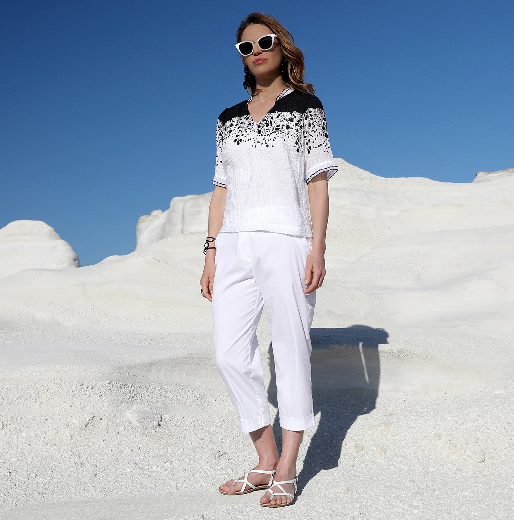 THE BLOUSE | WHITE ON BLACK