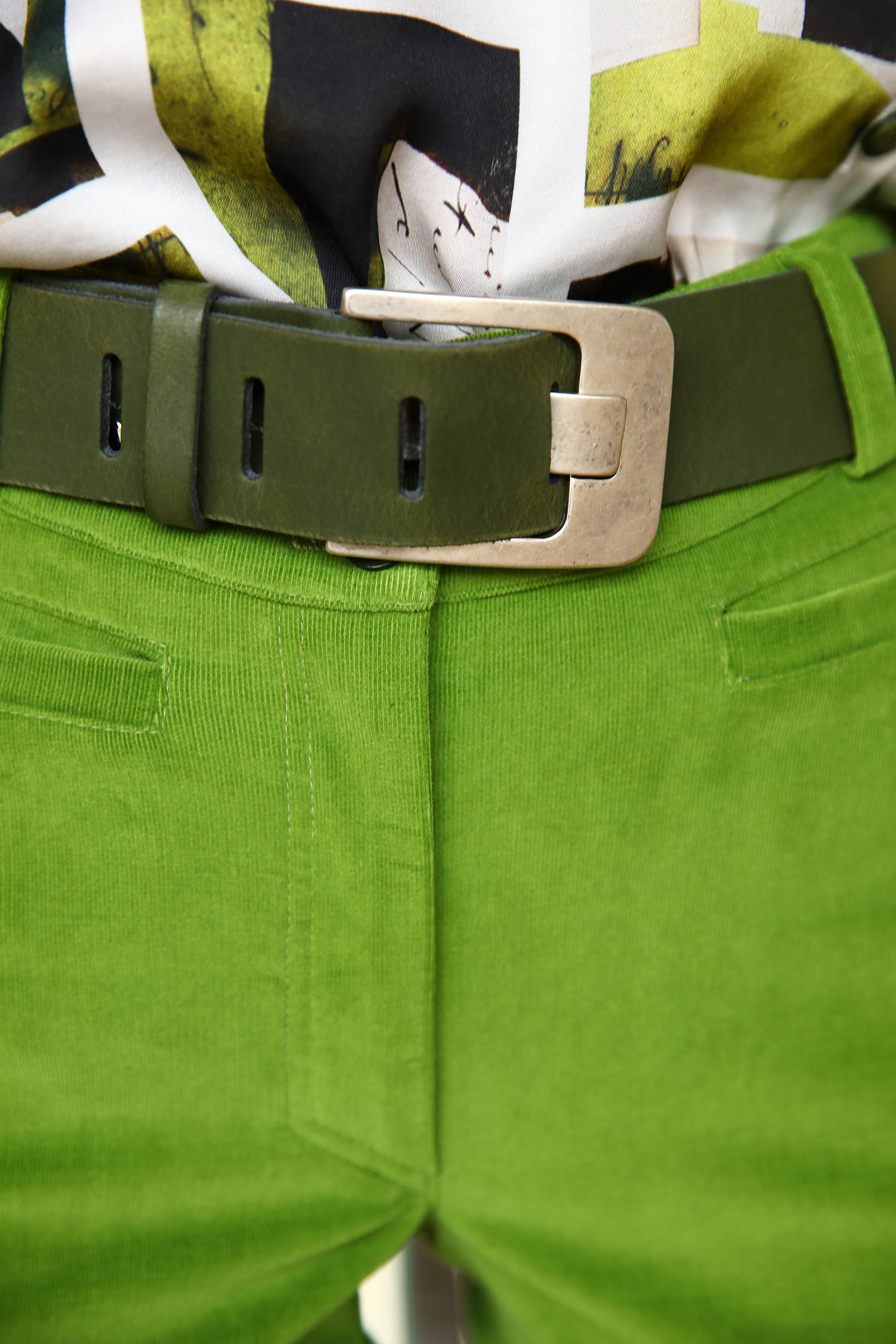 LE PANTALON EN VELOURS | FRAGMENTS