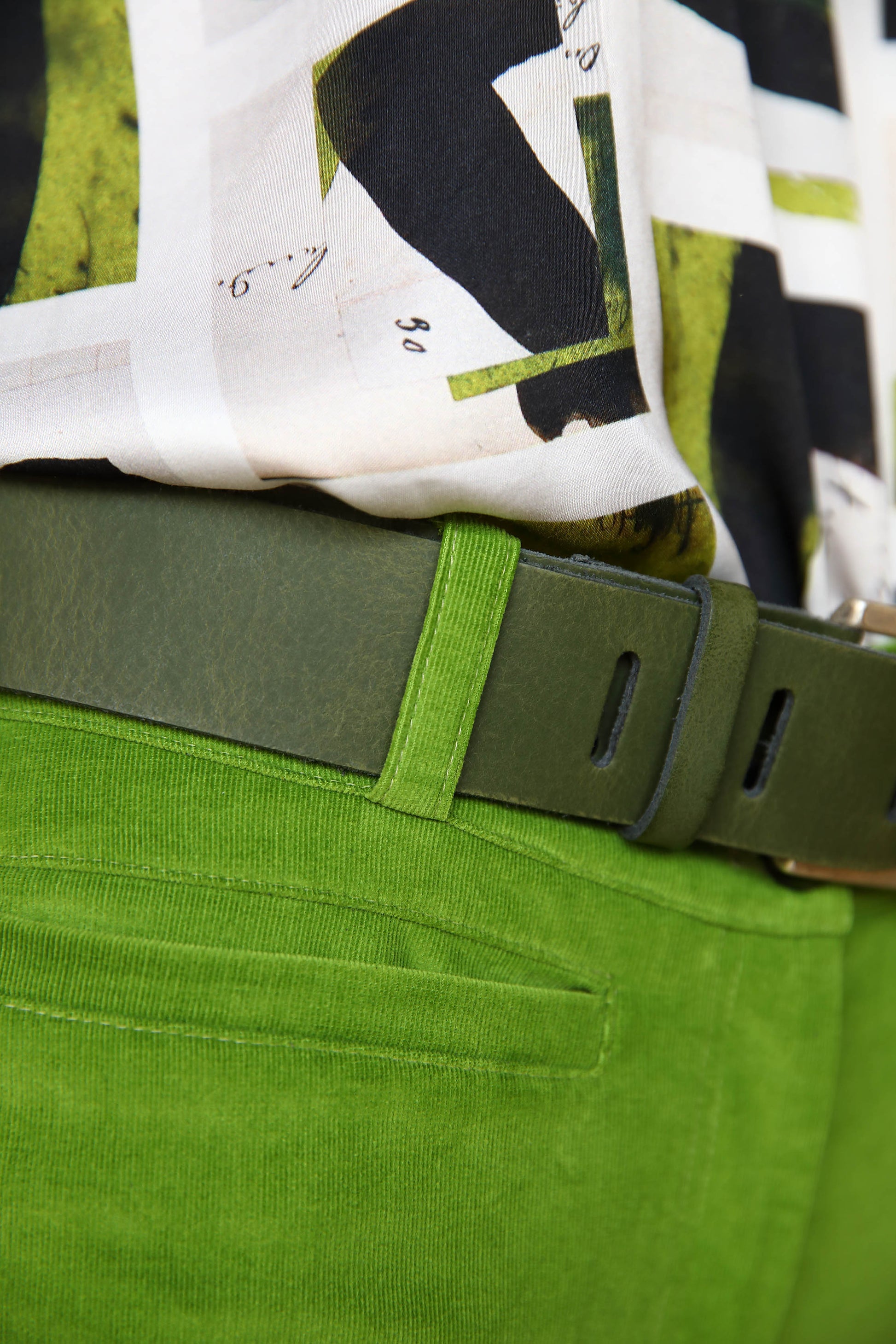 LE PANTALON EN VELOURS | FRAGMENTS