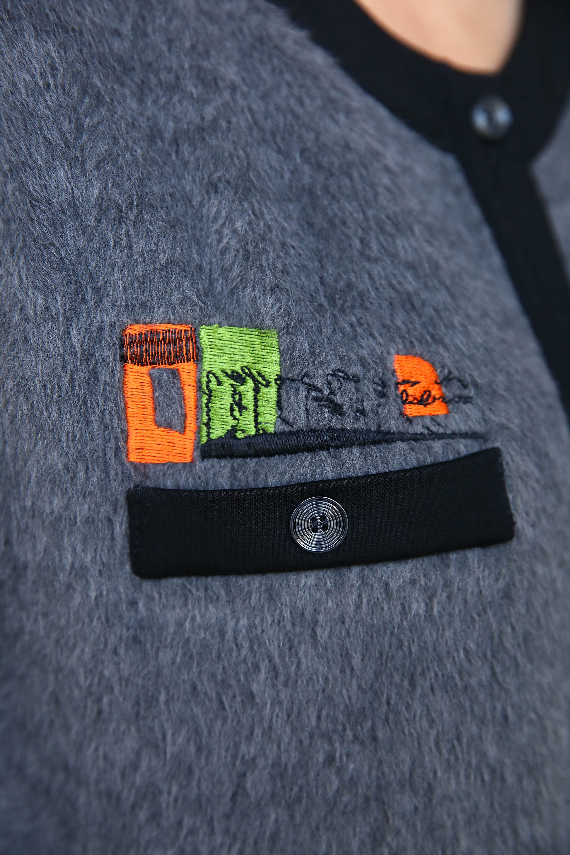 LE CARDIGAN GRIS | FRAGMENTS