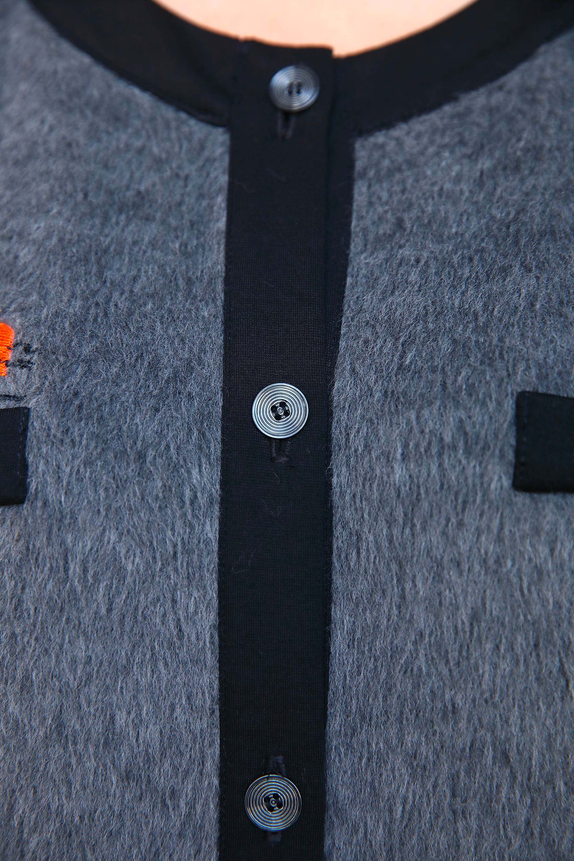 LE CARDIGAN GRIS | FRAGMENTS