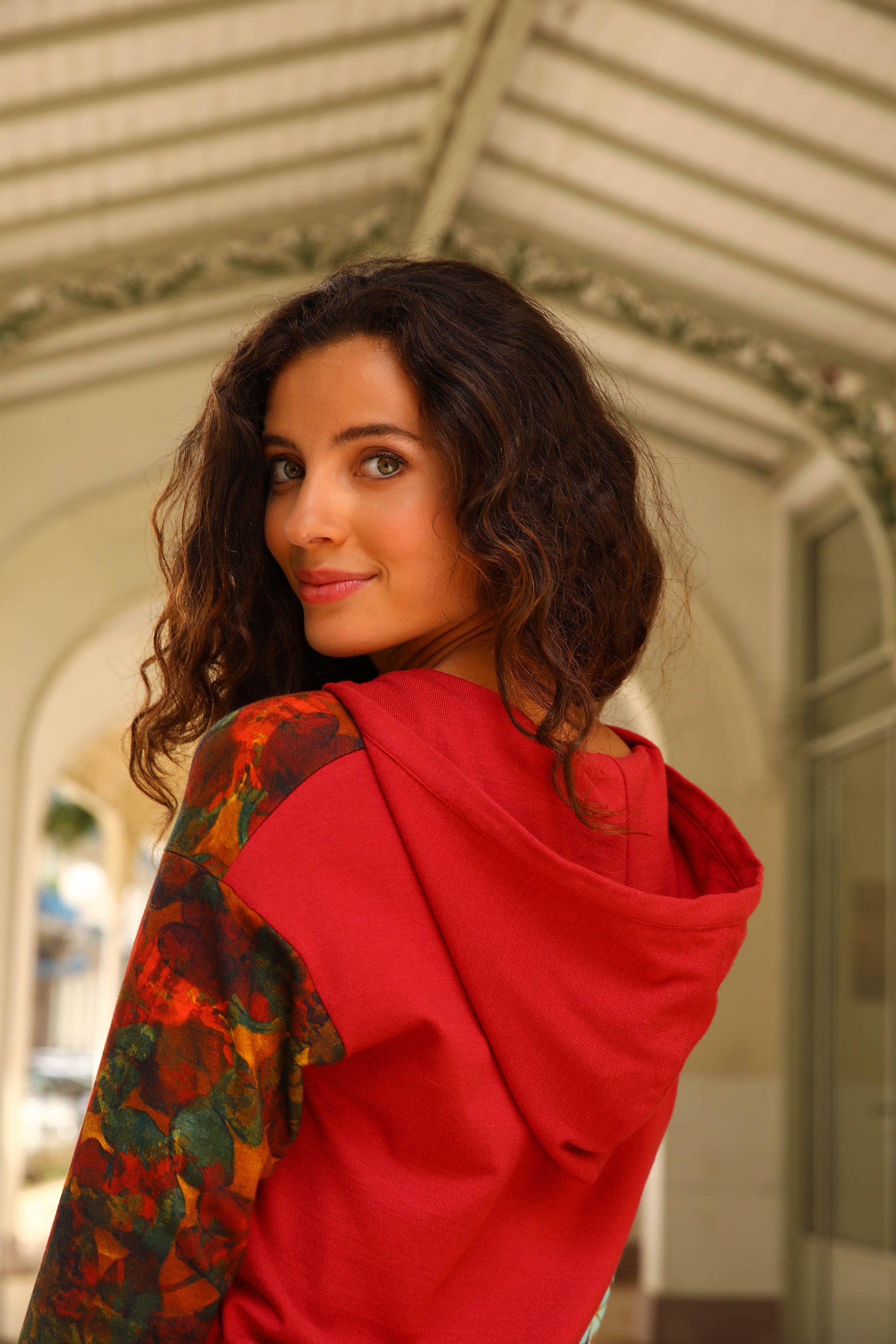 LE SWEAT À CAPUCHE | JARDINS ENCHANTES