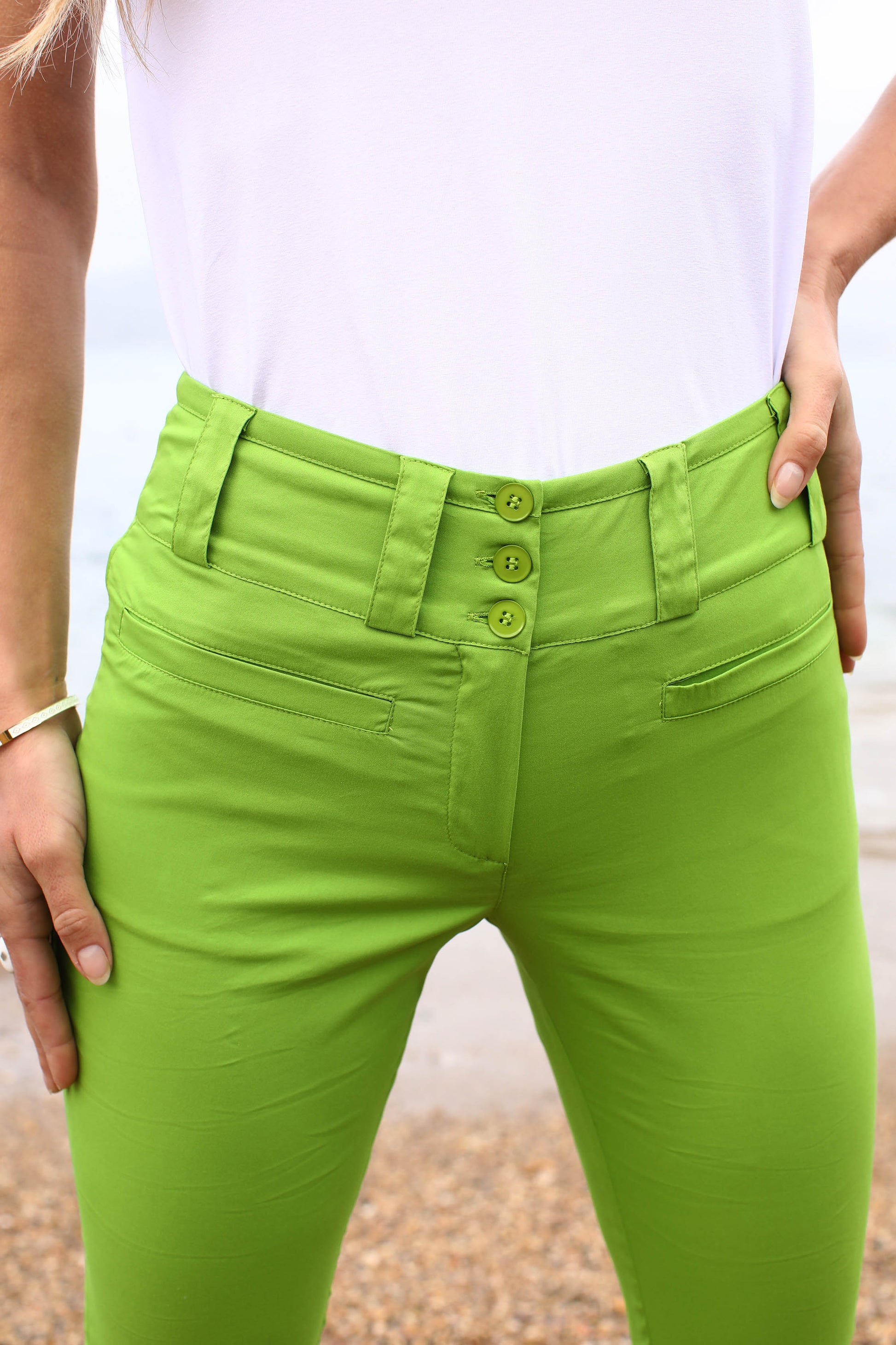 LE PANTALON SUPER STRETCH POMME | UN ÉTÉ SOUS LES PINS