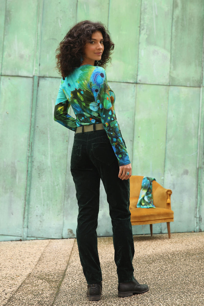 vêtement artist la marque pantalon-au-pays-des-merveilles