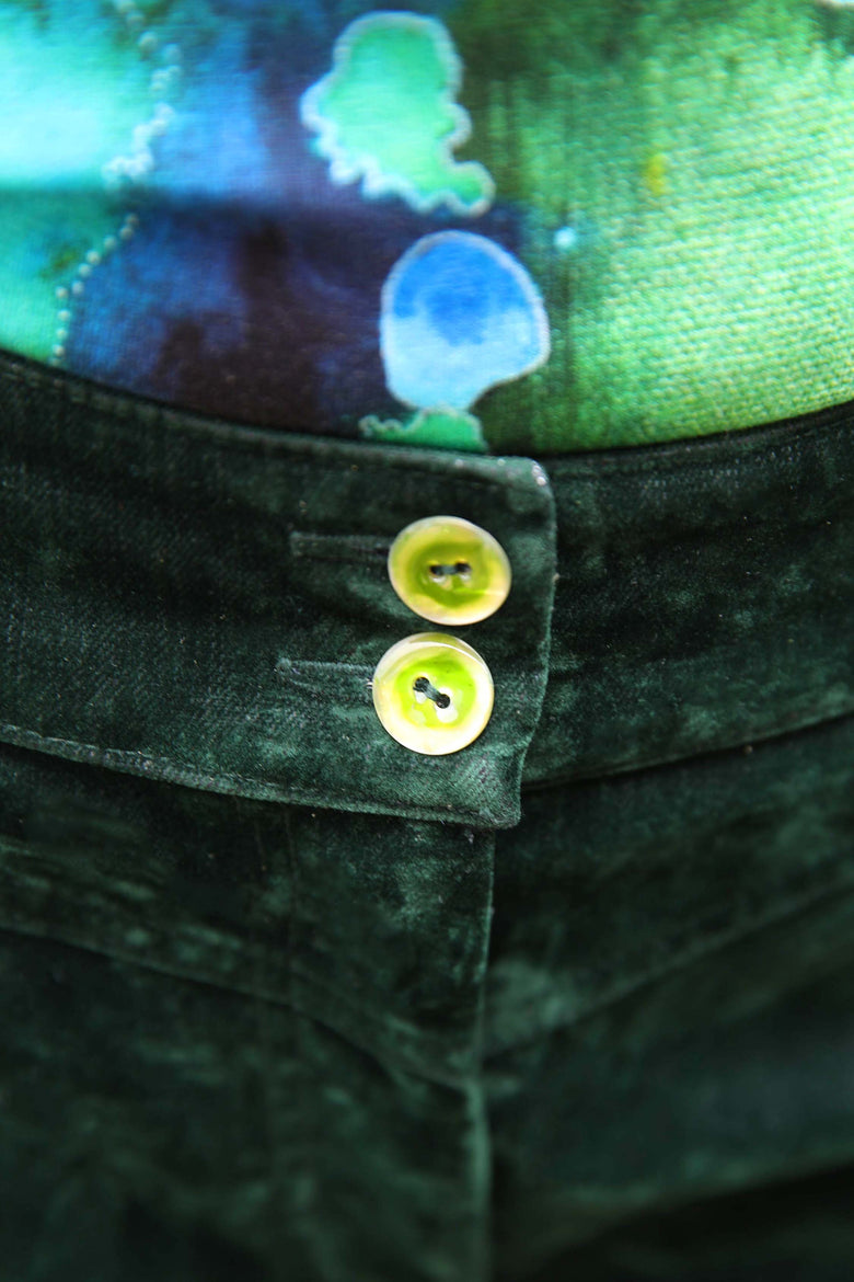 vêtement artist la marque pantalon-au-pays-des-merveilles