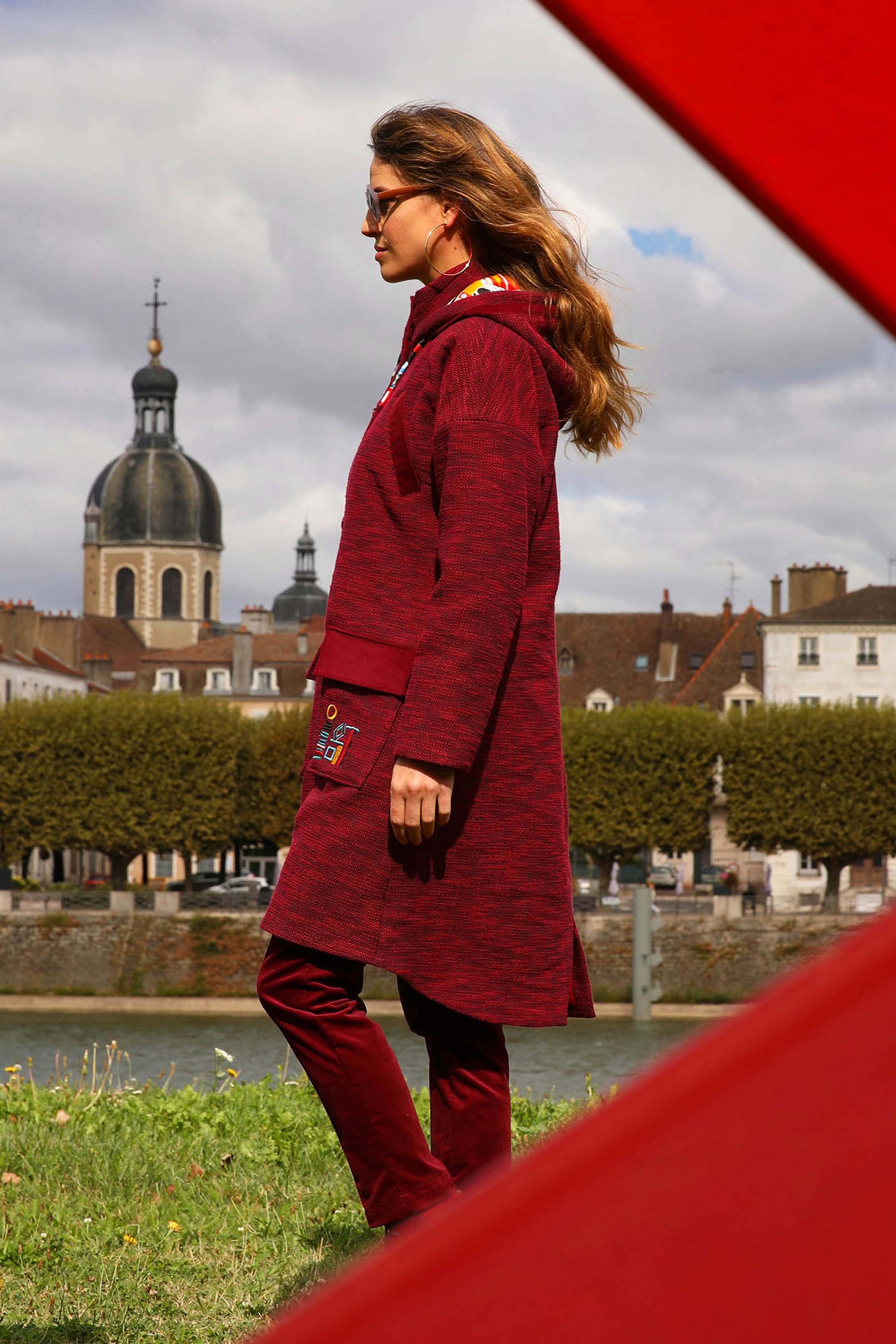 LE MANTEAU | A VOUS DE JOUER