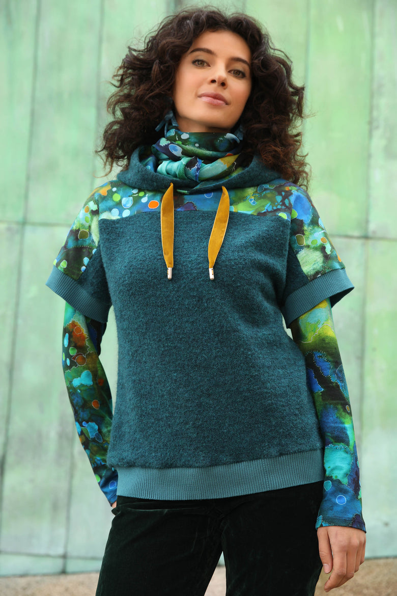 vêtement artist la marque pull-manches-courtes-au-pays-des-merveilles
