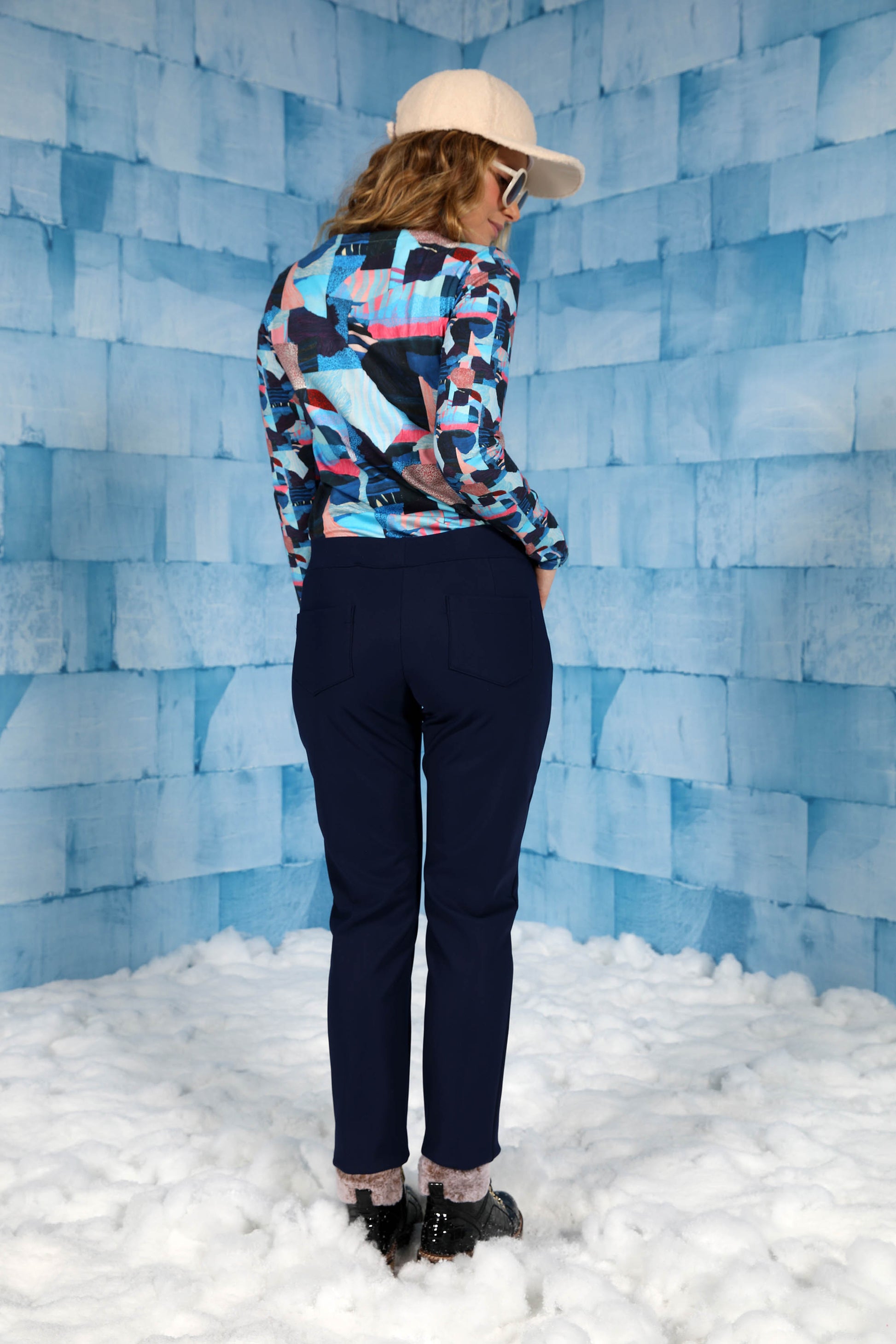 LE PANTALON FUSEAU | UN MONDE RECOMPOSÉ