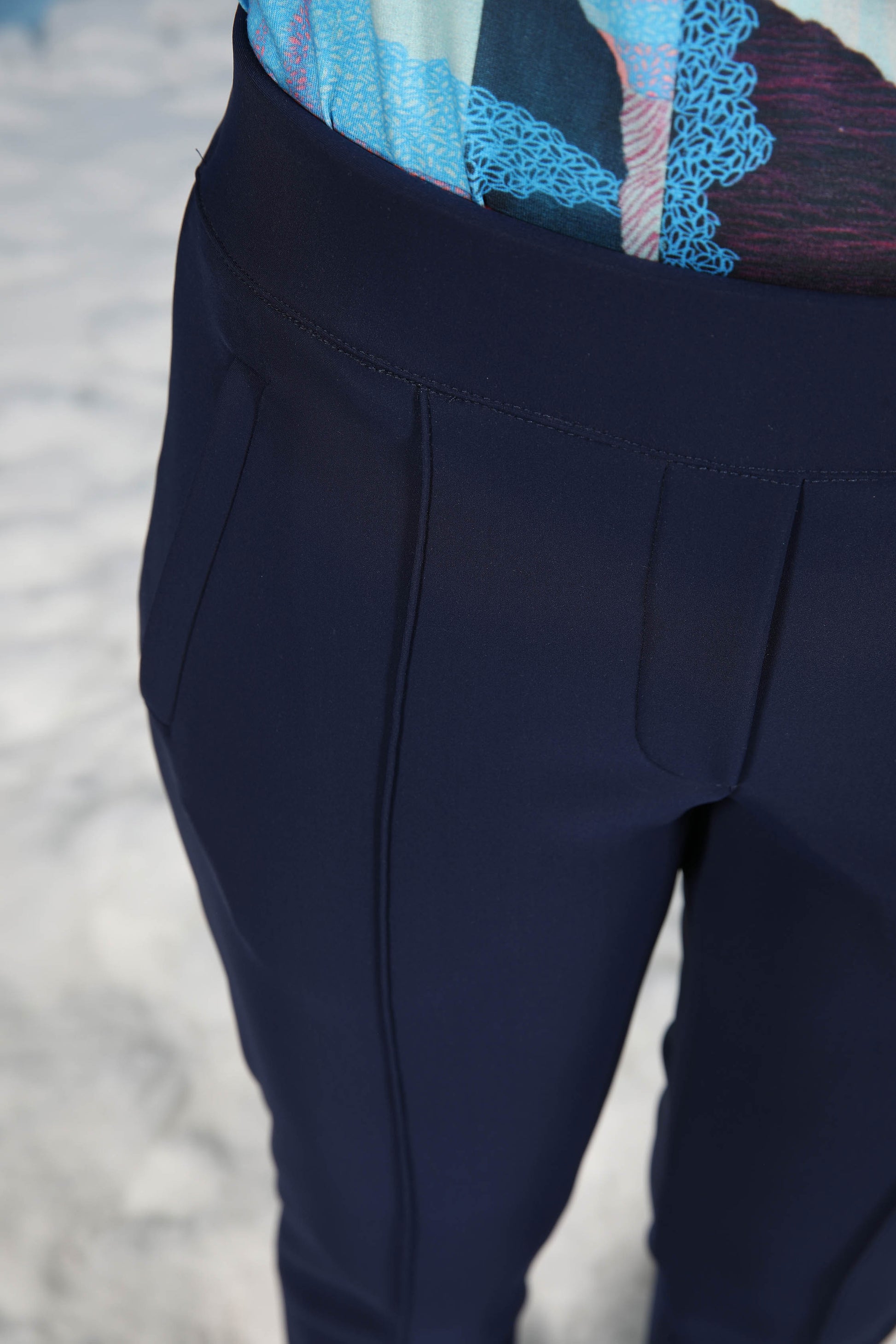 LE PANTALON FUSEAU | UN MONDE RECOMPOSÉ